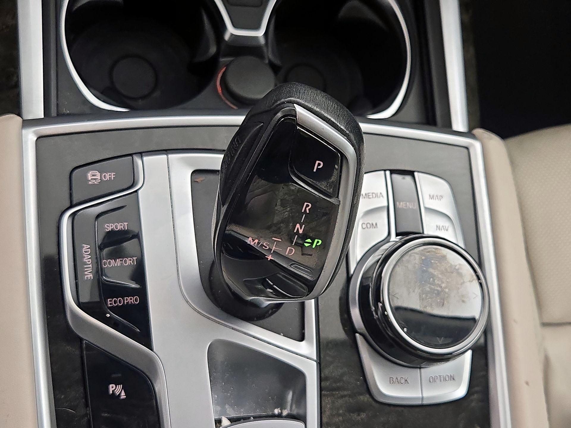 Thumbnail: 2021 BMW 7 Series - 18