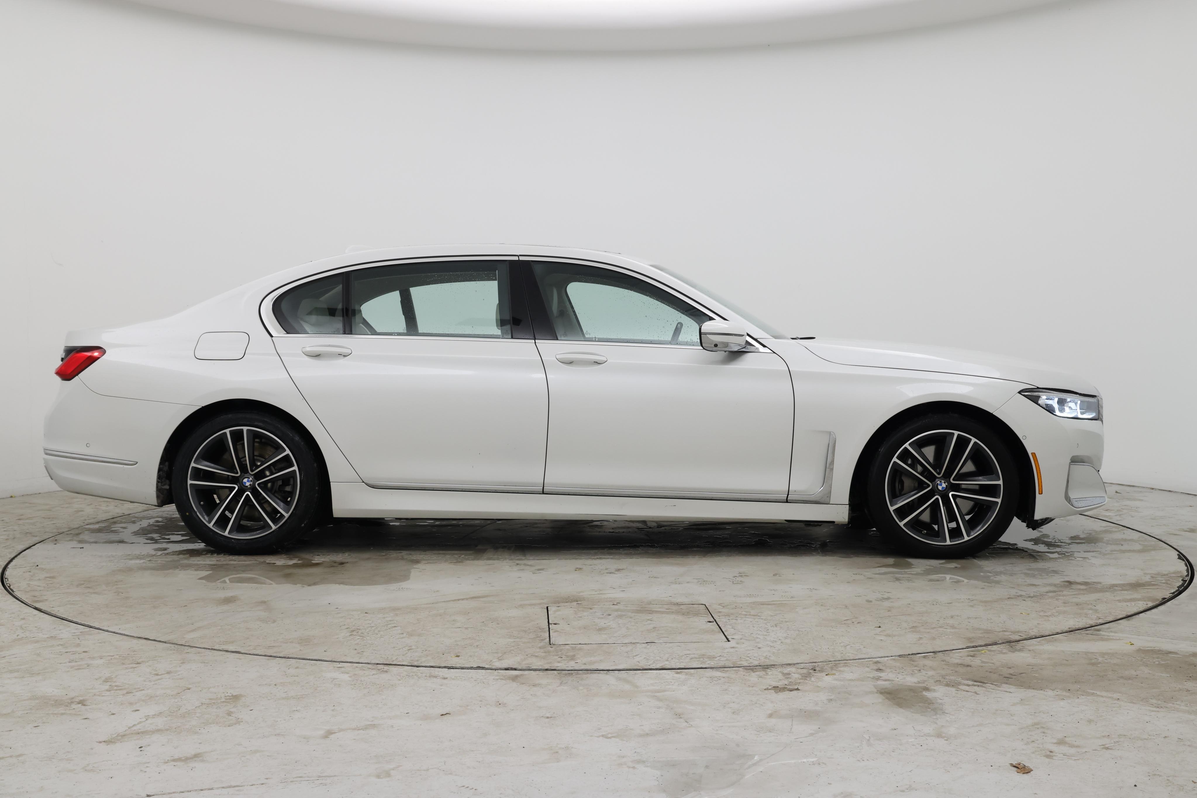 Thumbnail: 2021 BMW 7 Series - 7