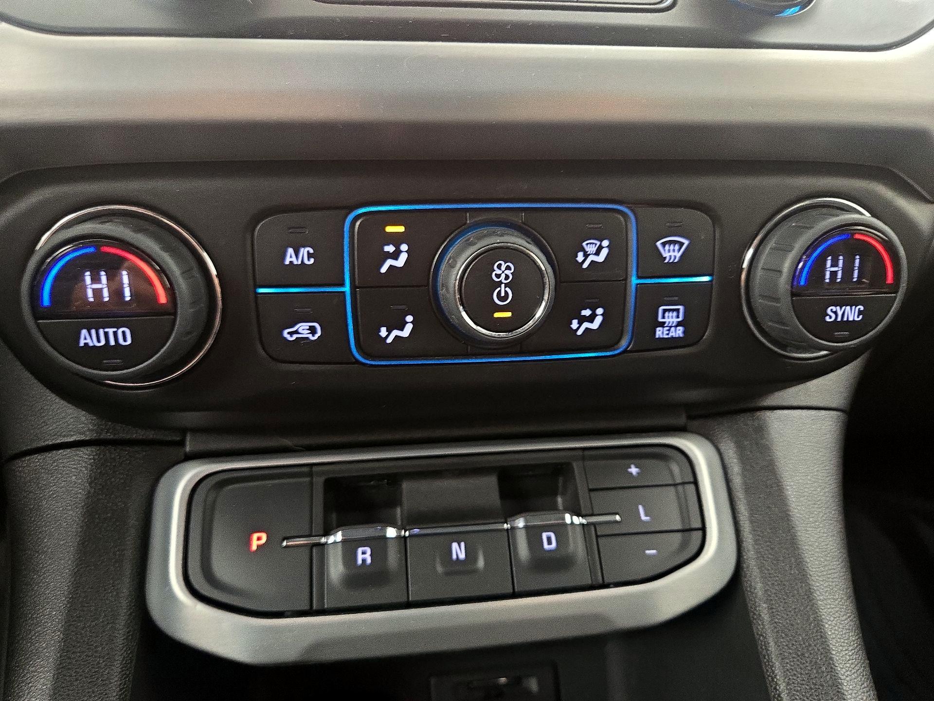 Thumbnail: 2023 GMC Acadia - 16