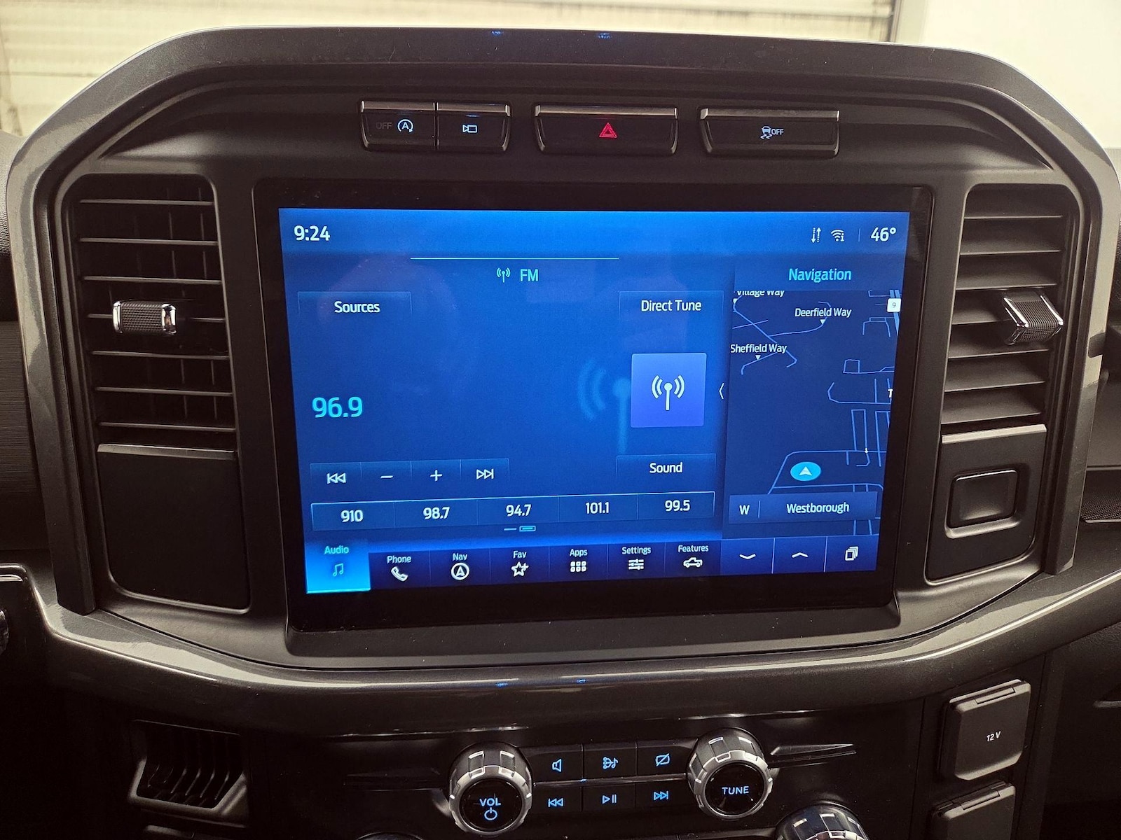 2023 Ford F-150 XLT - Photo 17