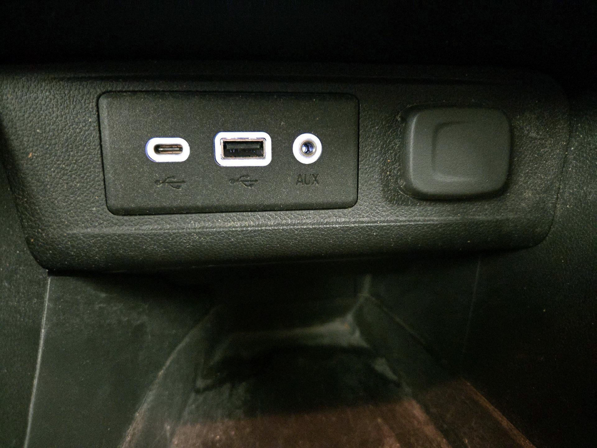 Thumbnail: 2023 Buick Encore GX - 18