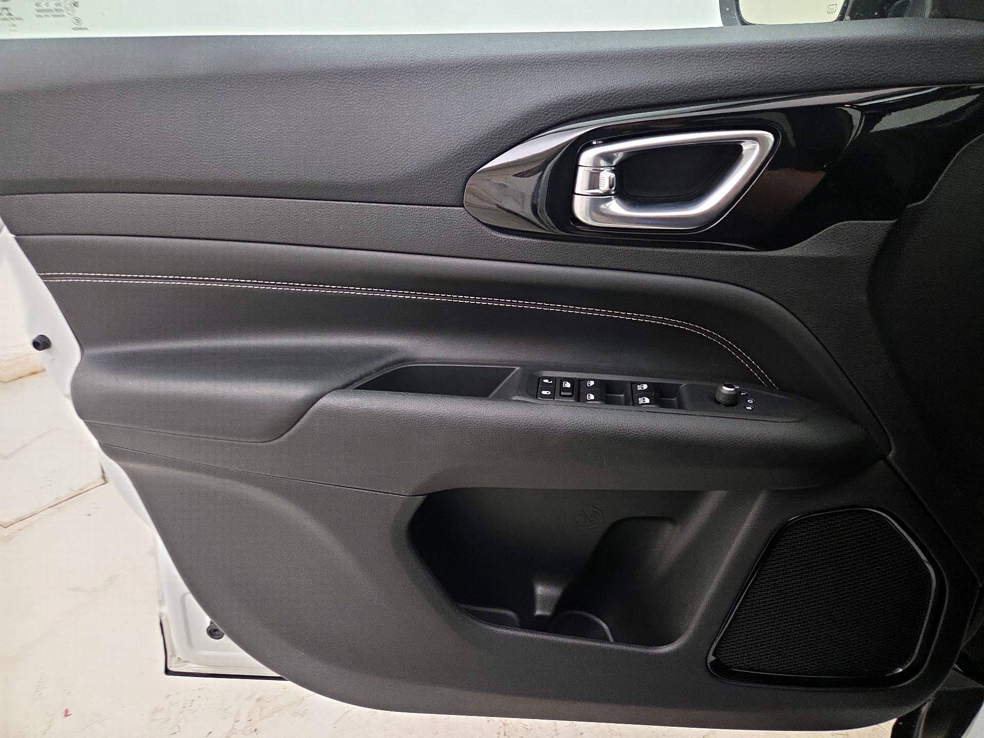 Thumbnail: 2023 Jeep Compass - 12