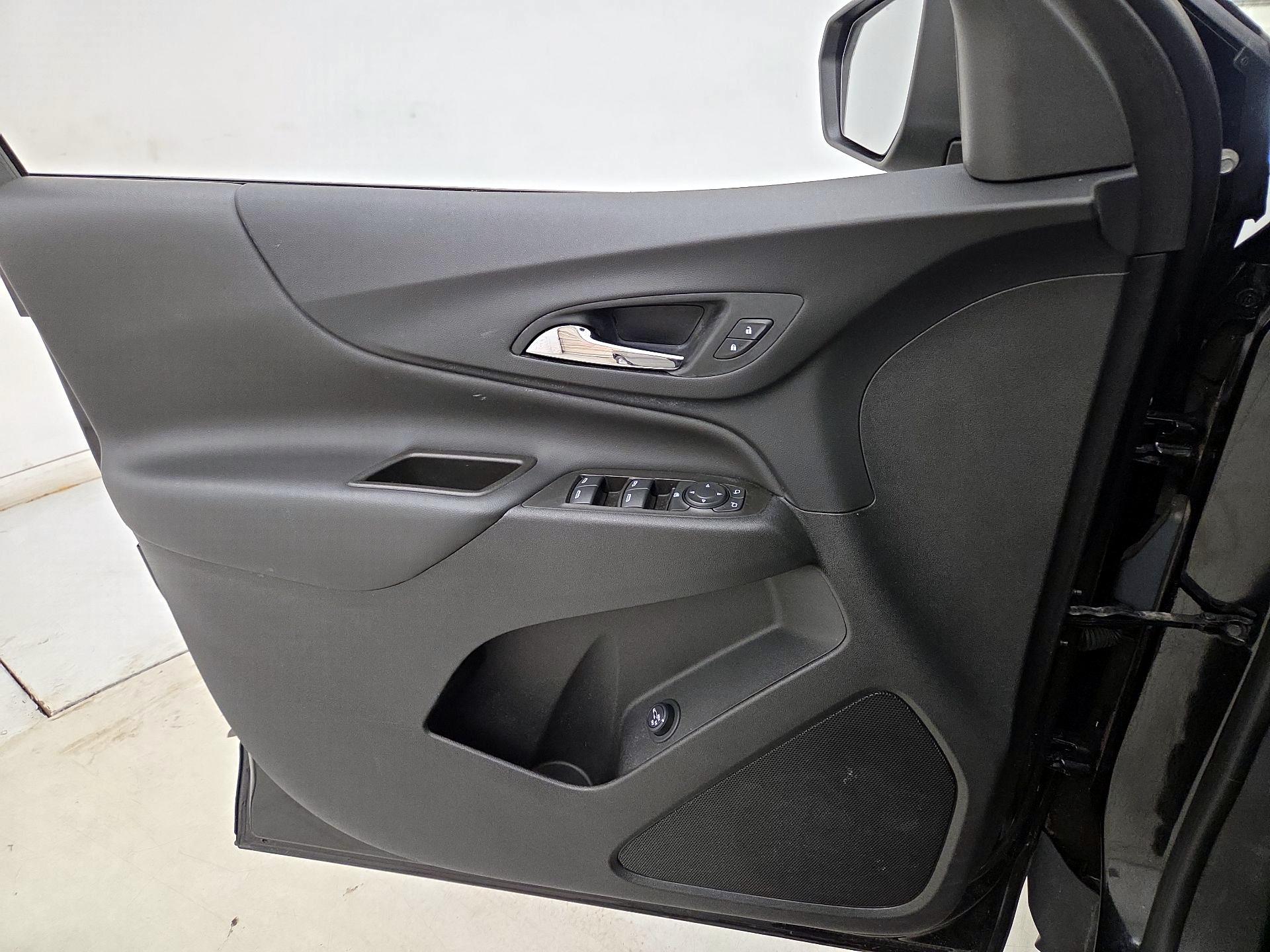 Thumbnail: 2023 Chevrolet Equinox - 10