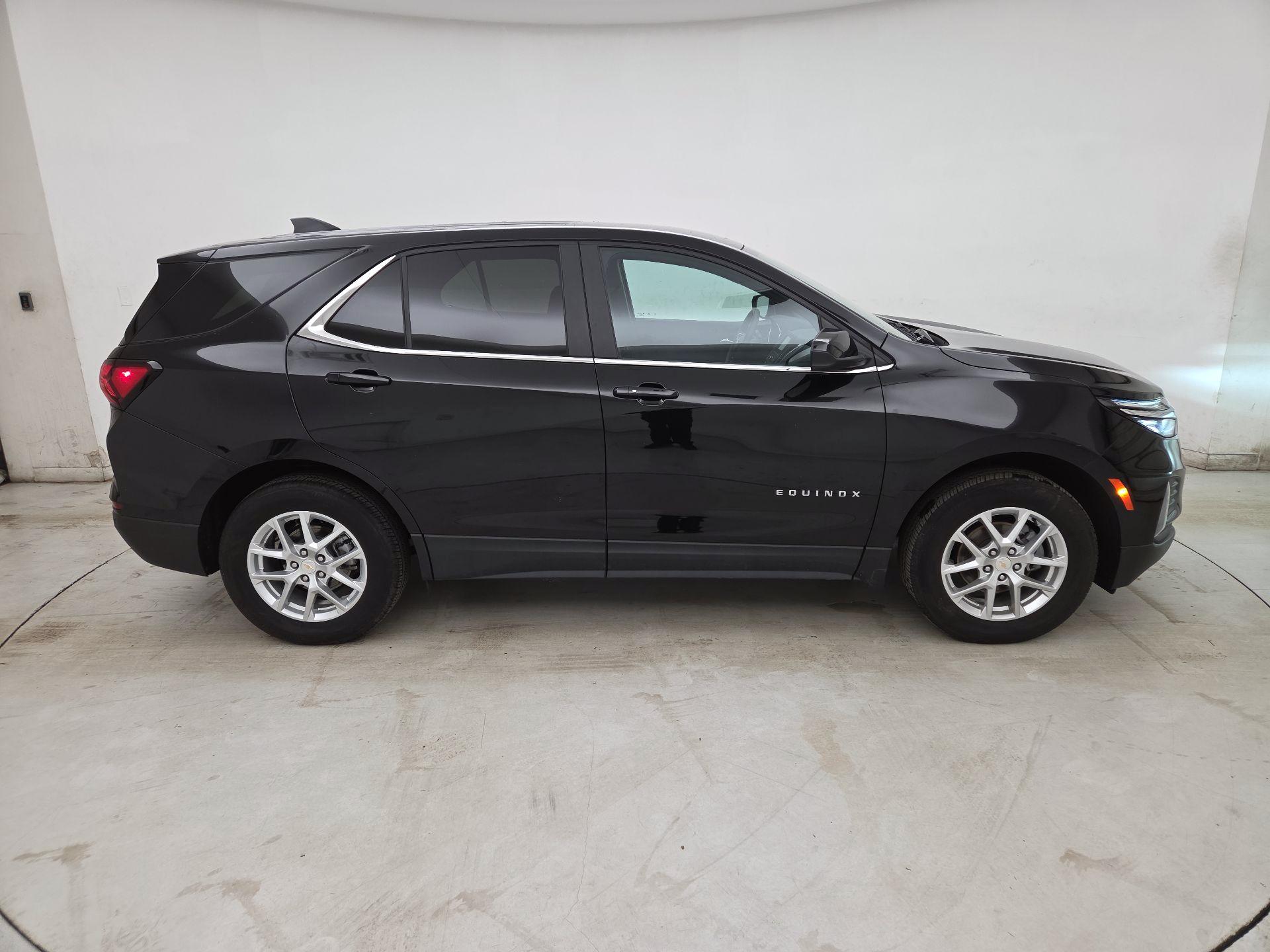 Thumbnail: 2023 Chevrolet Equinox - 4