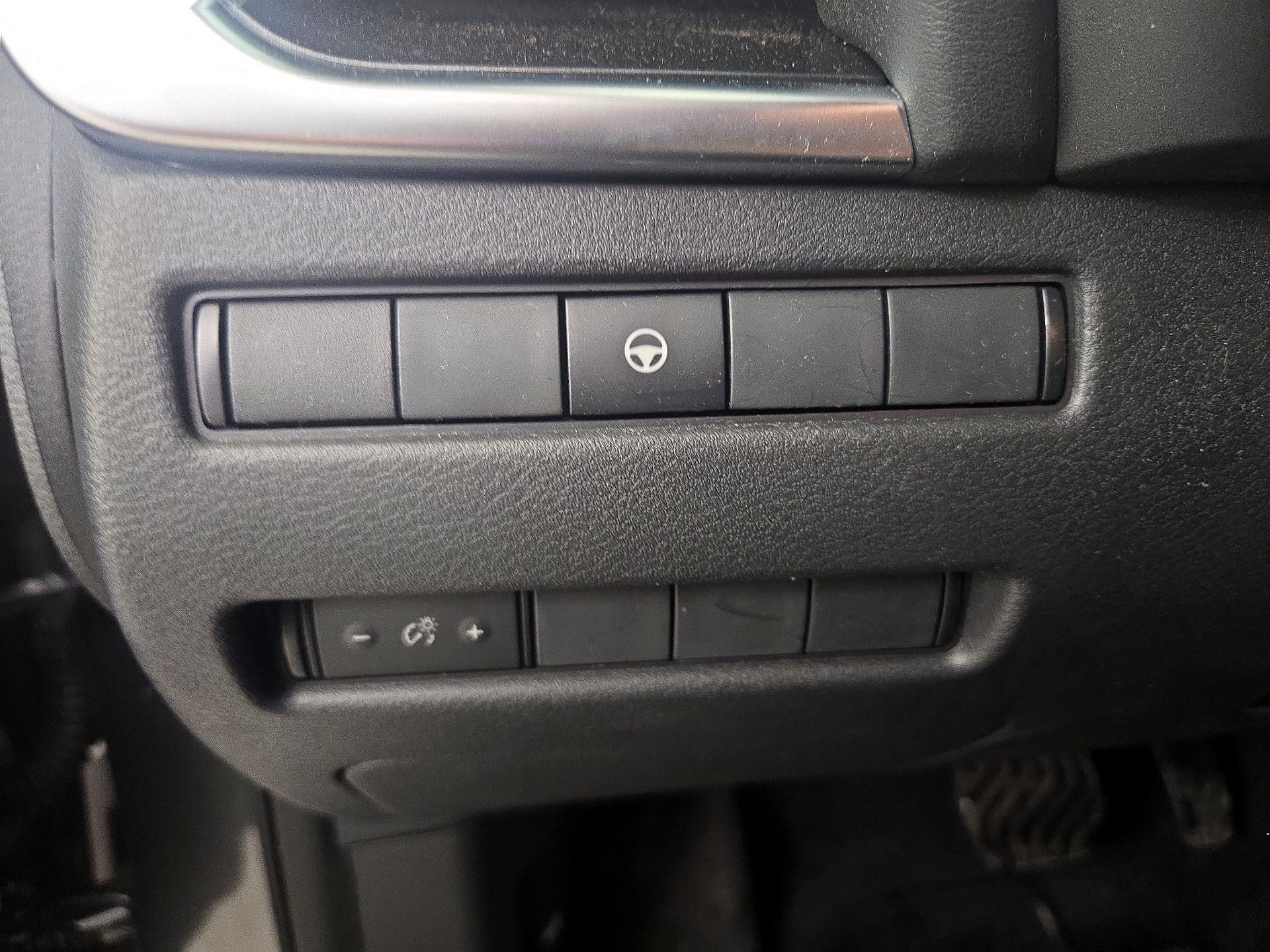 Thumbnail: 2022 Nissan Rogue - 13