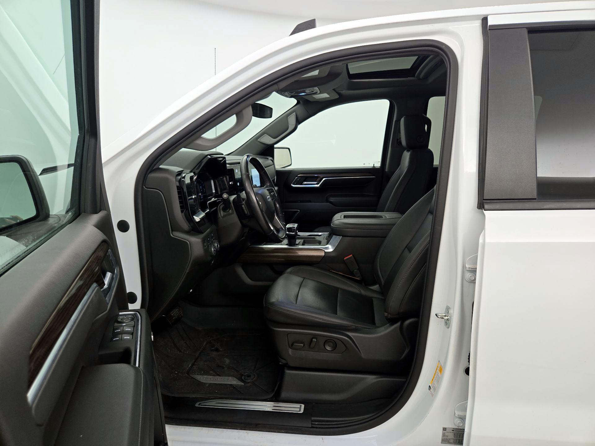 Thumbnail: 2022 Chevrolet Silverado 1500 - 11