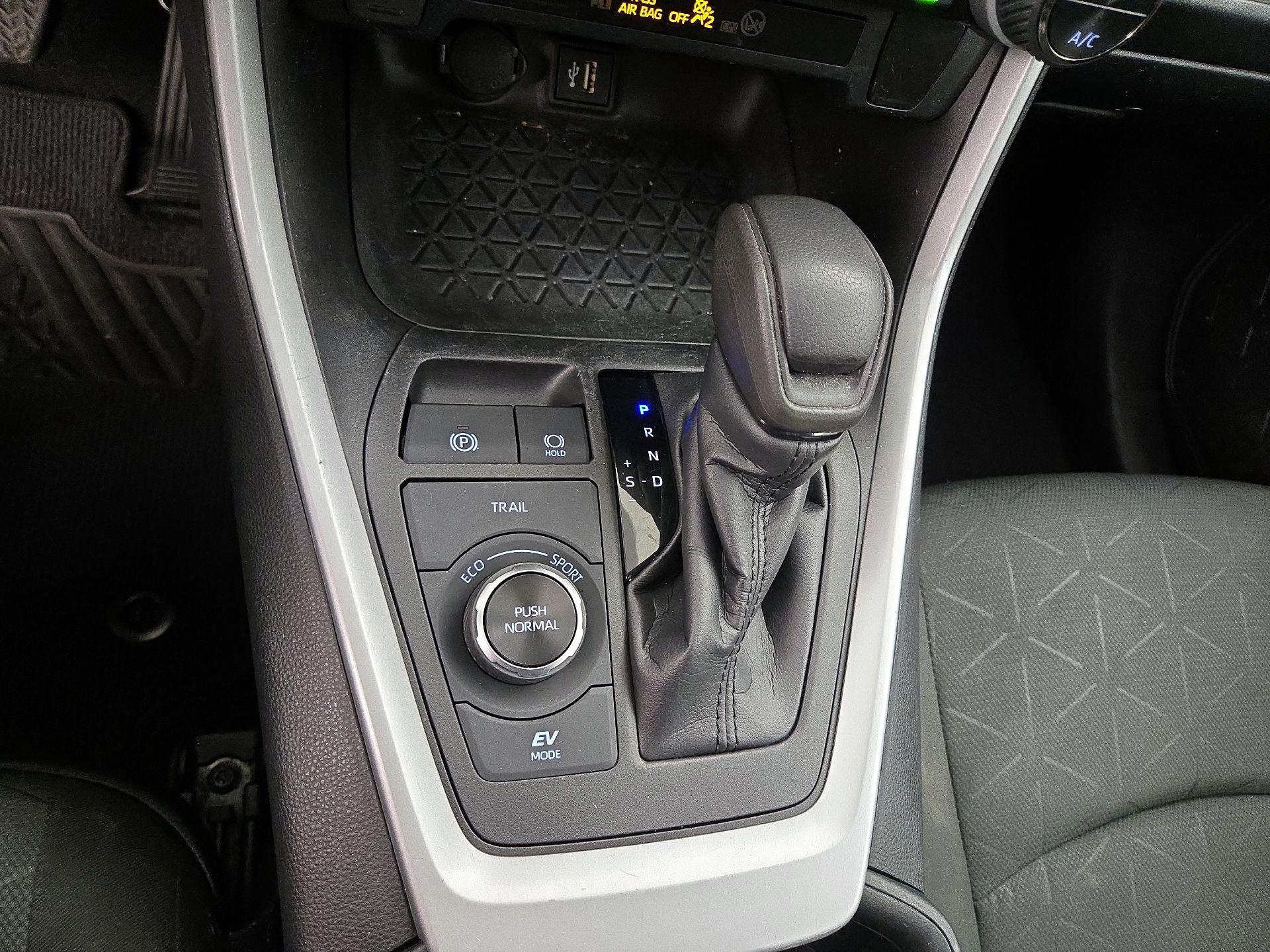 Thumbnail: 2023 Toyota RAV4 - 17