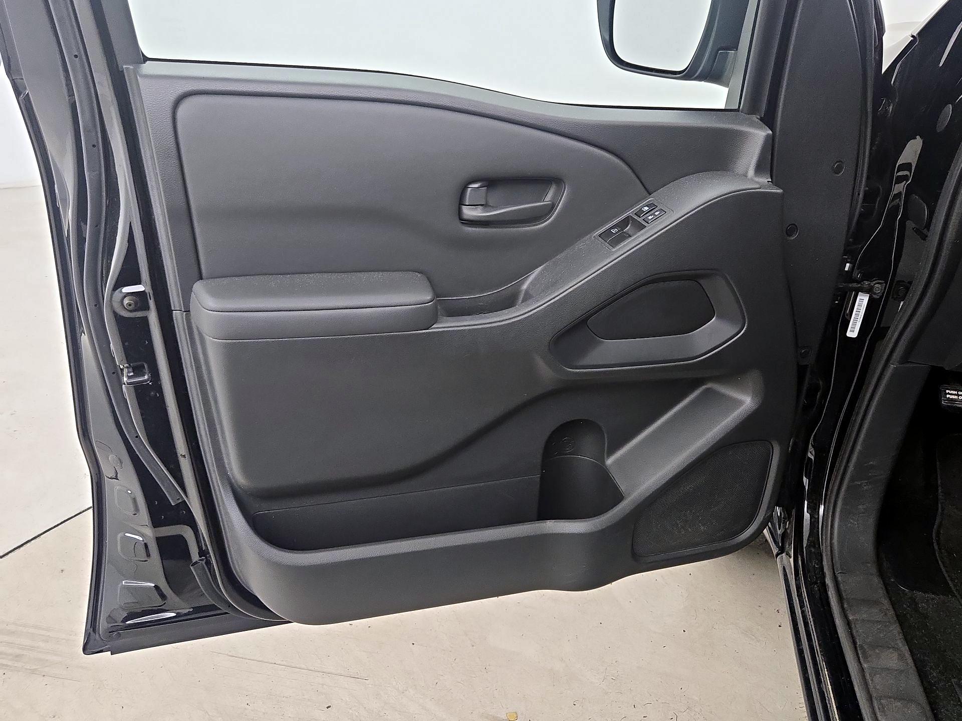 Thumbnail: 2022 Nissan Frontier - 12