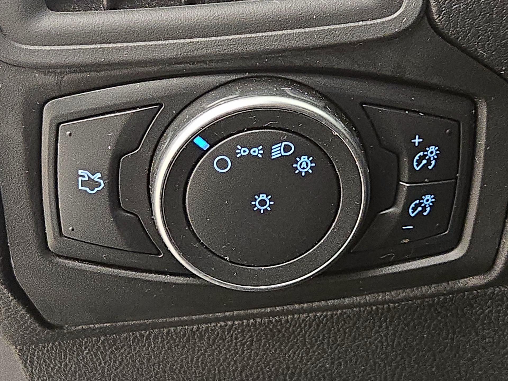 Thumbnail: 2017 Ford Focus - 13