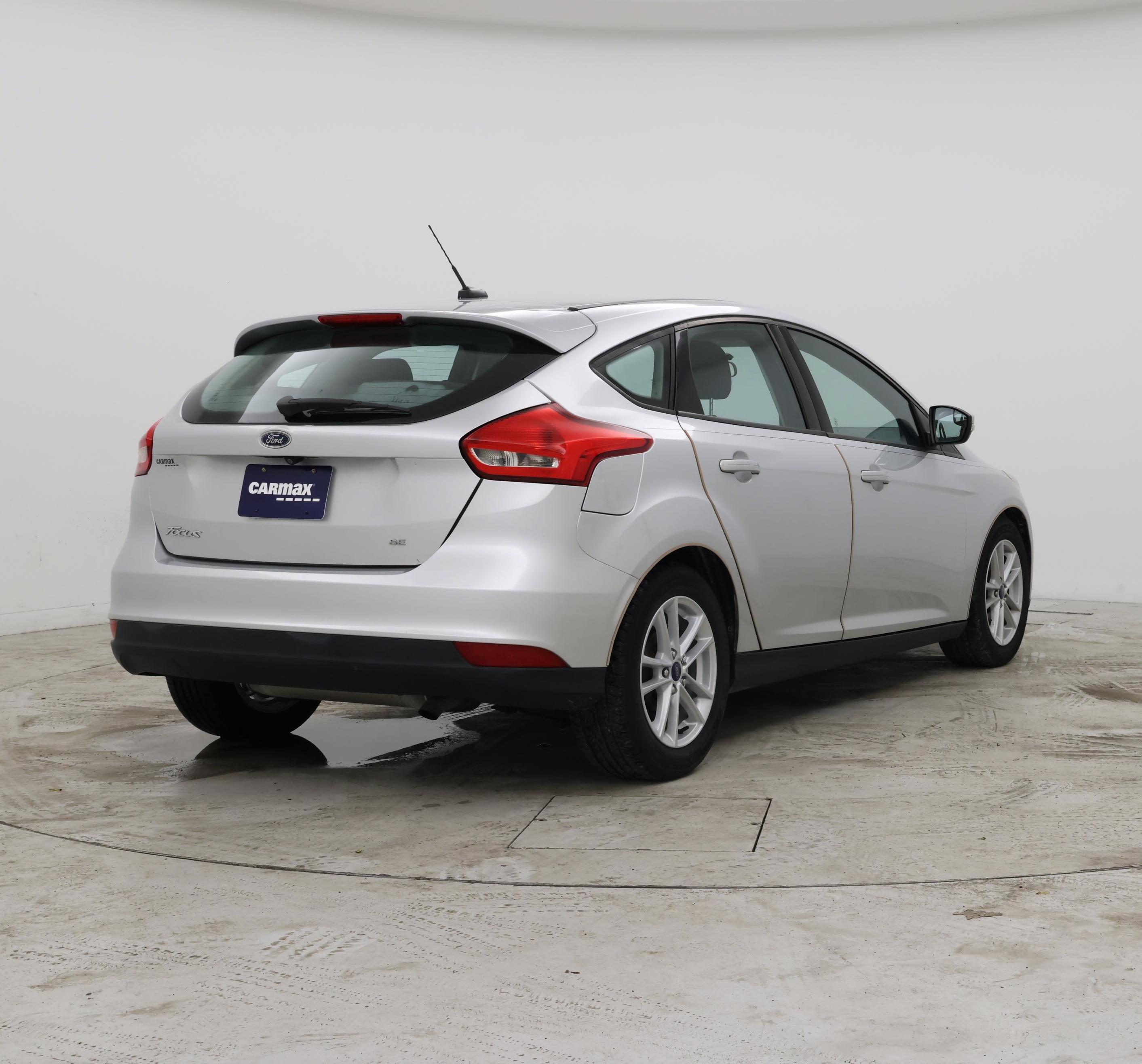 Thumbnail: 2017 Ford Focus - 8