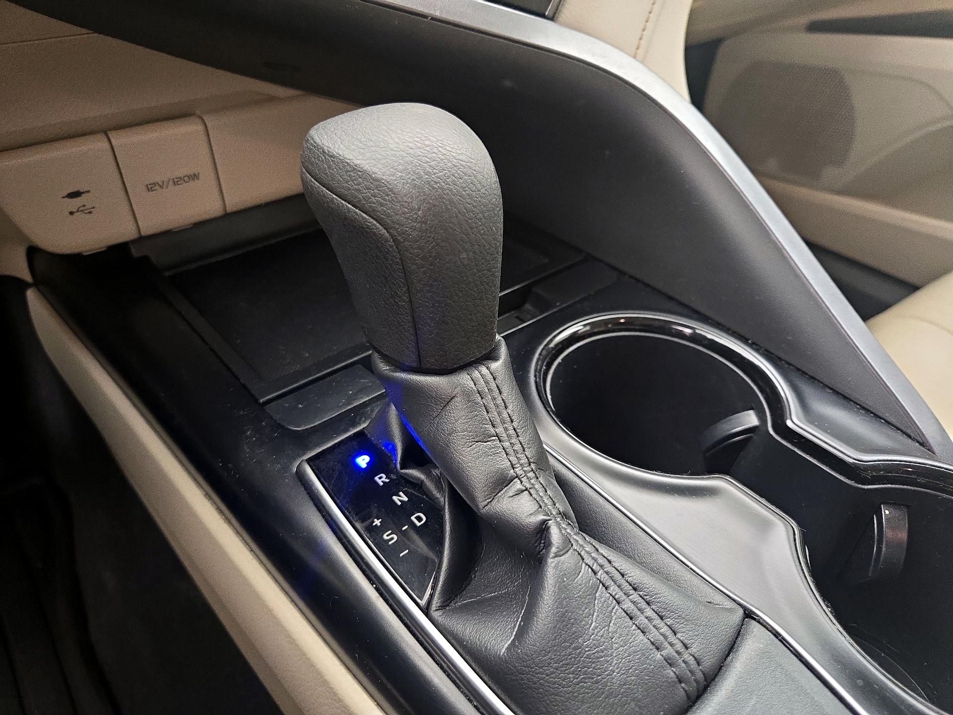 Thumbnail: 2019 Toyota Camry - 17