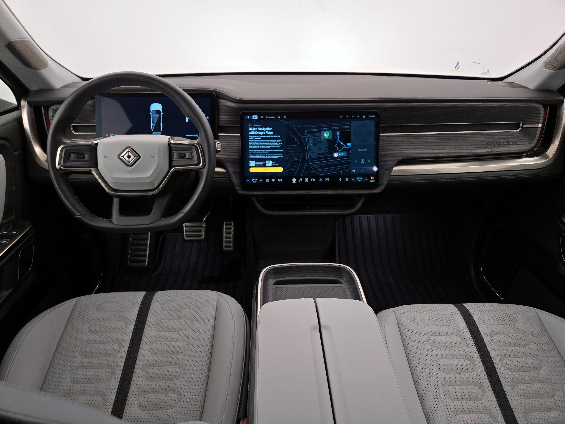 Thumbnail: 2023 Rivian R1S - 9