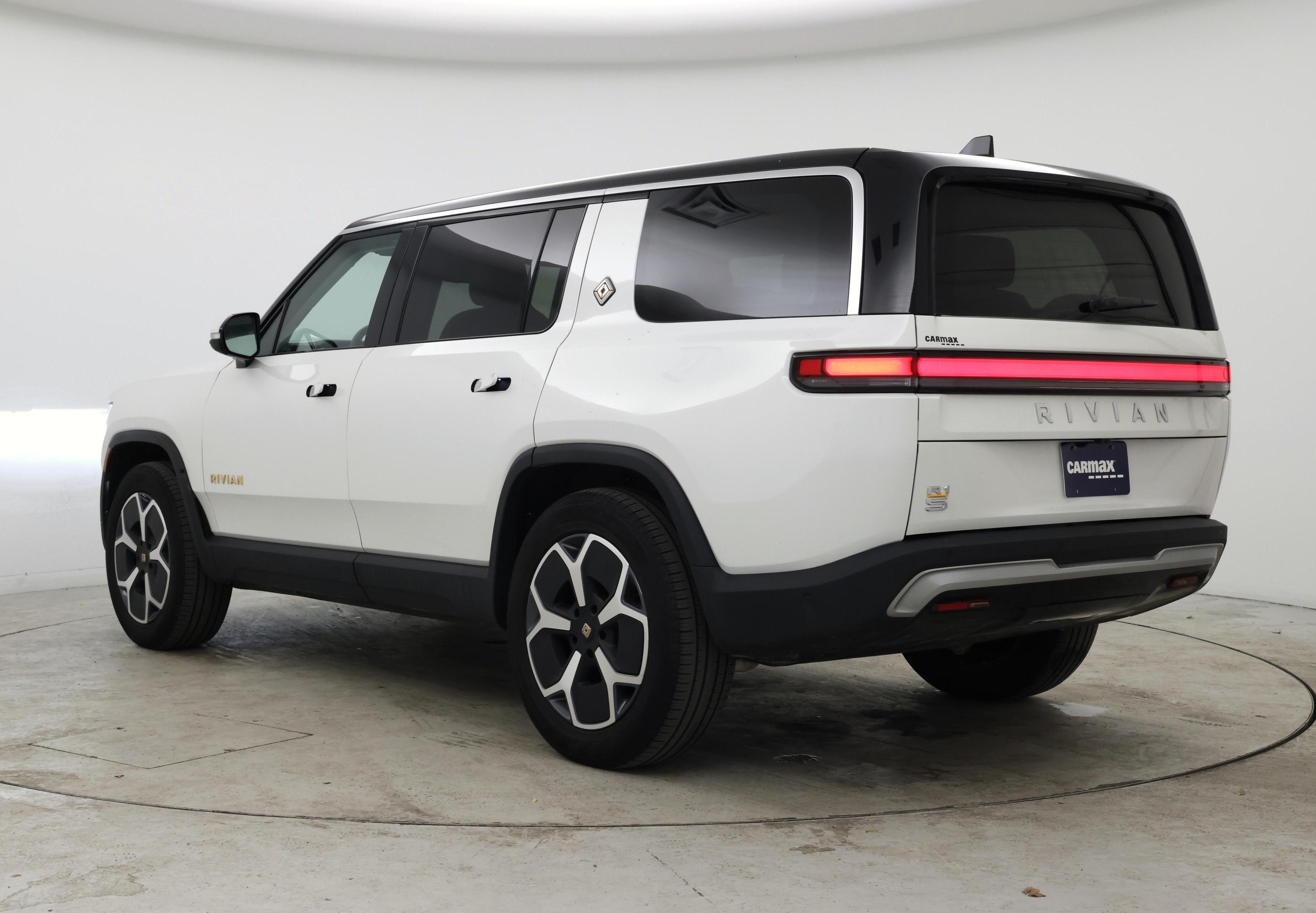 Thumbnail: 2023 Rivian R1S - 2