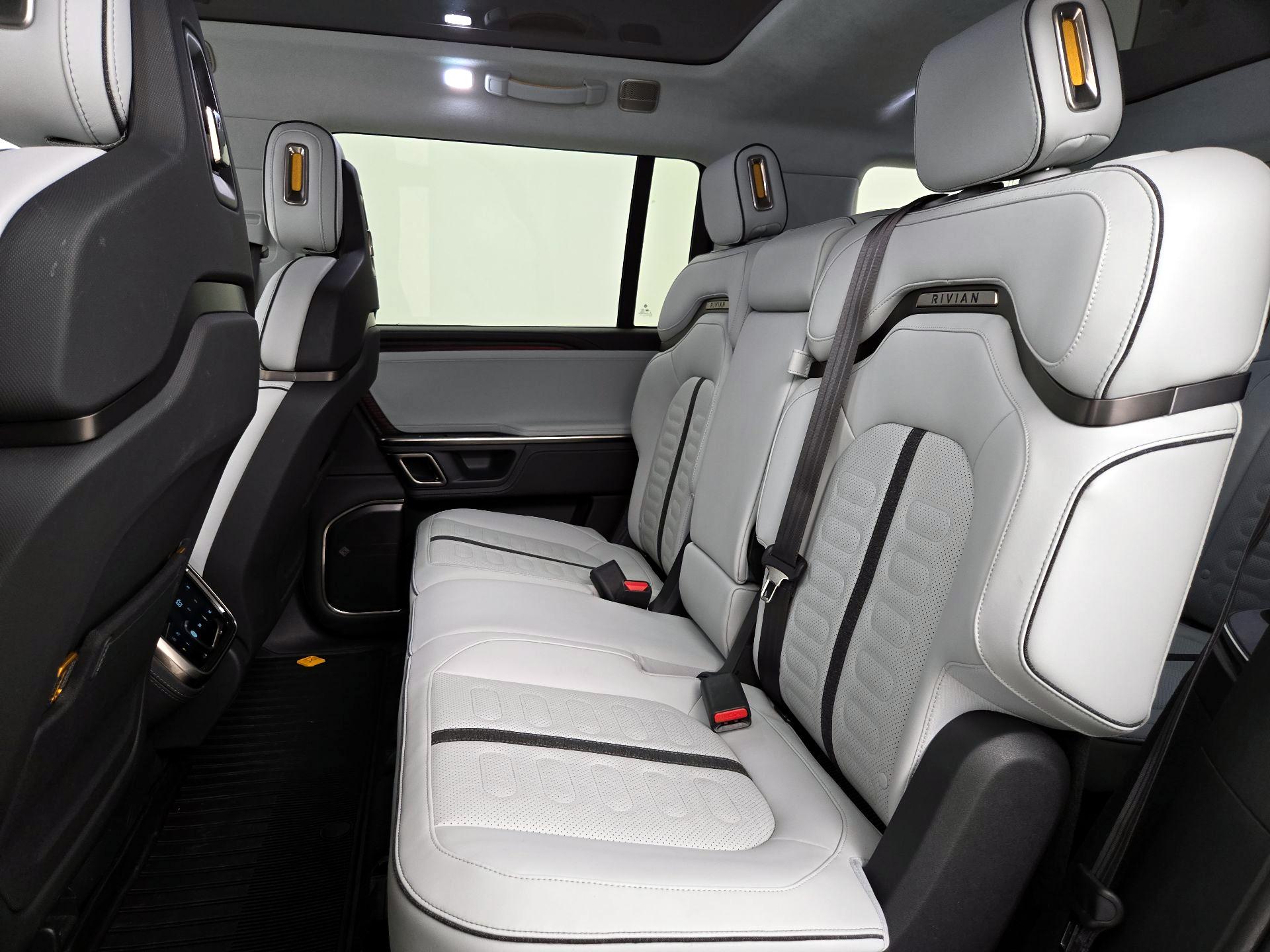 Thumbnail: 2023 Rivian R1S - 20