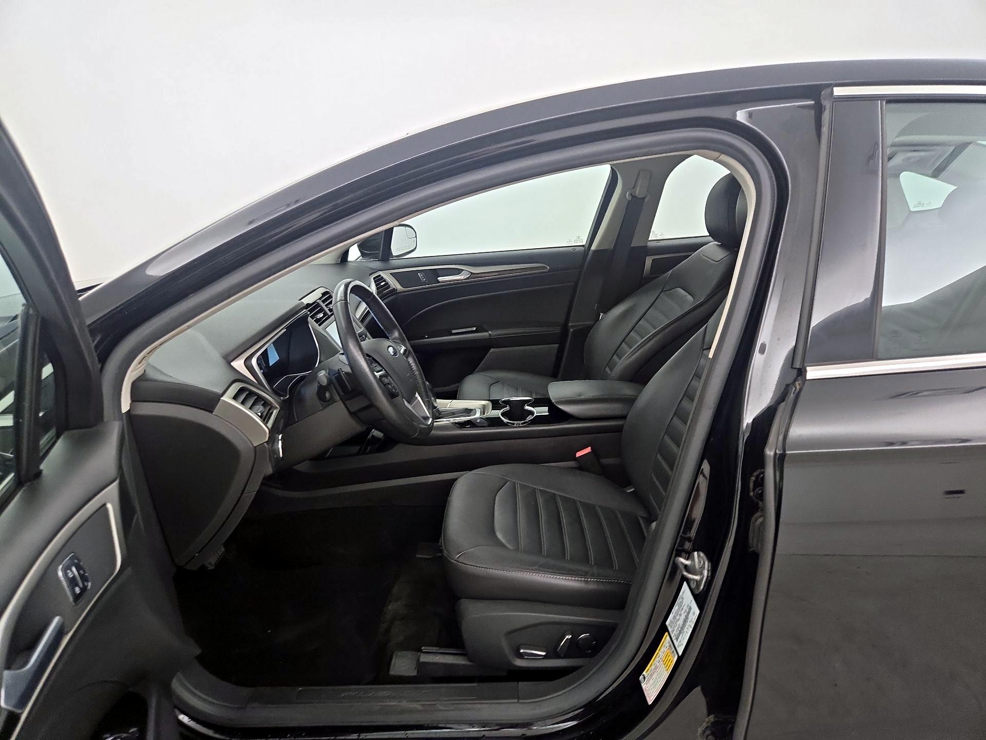 Thumbnail: 2016 Ford Fusion - 11