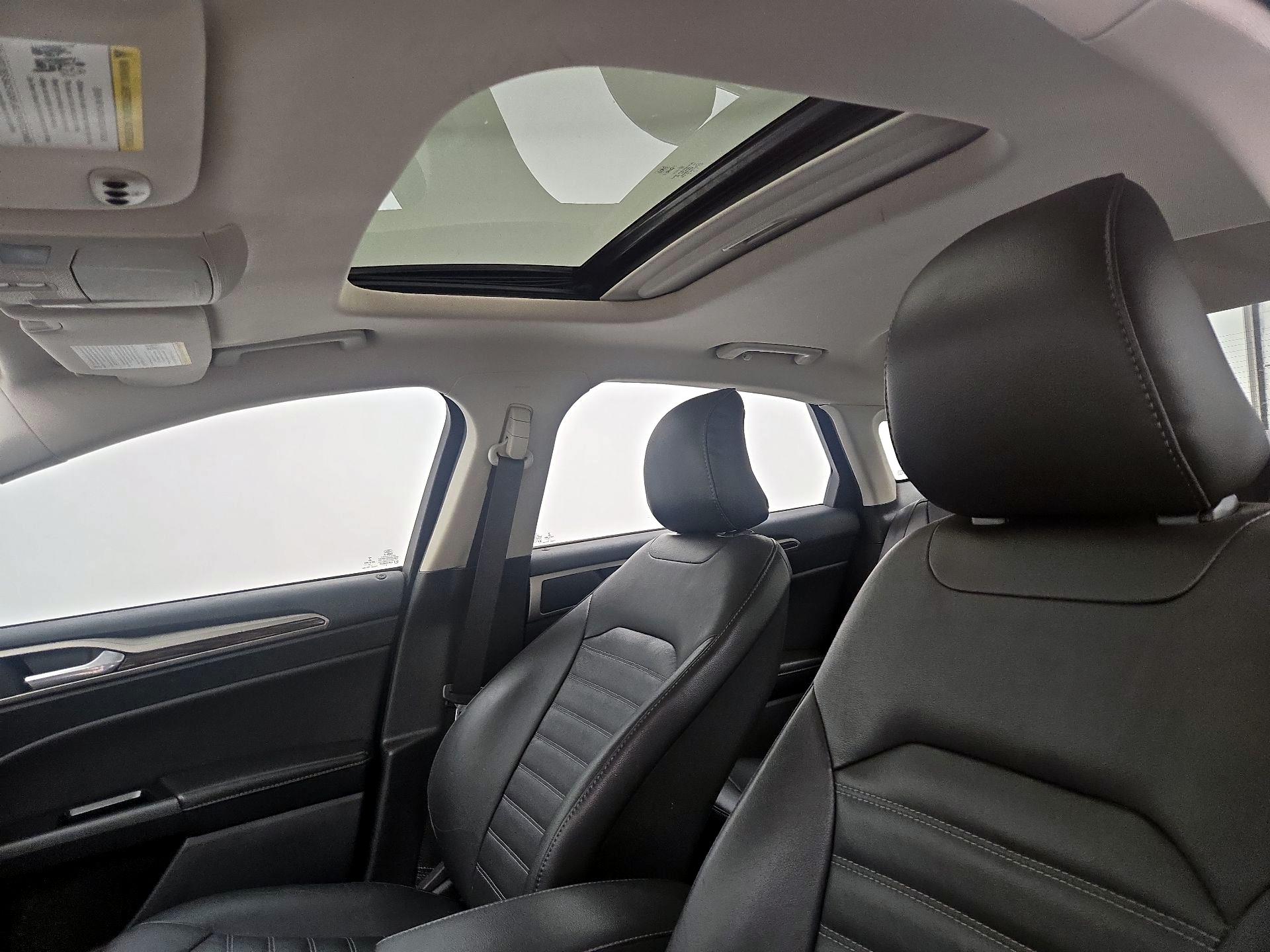 Thumbnail: 2016 Ford Fusion - 19