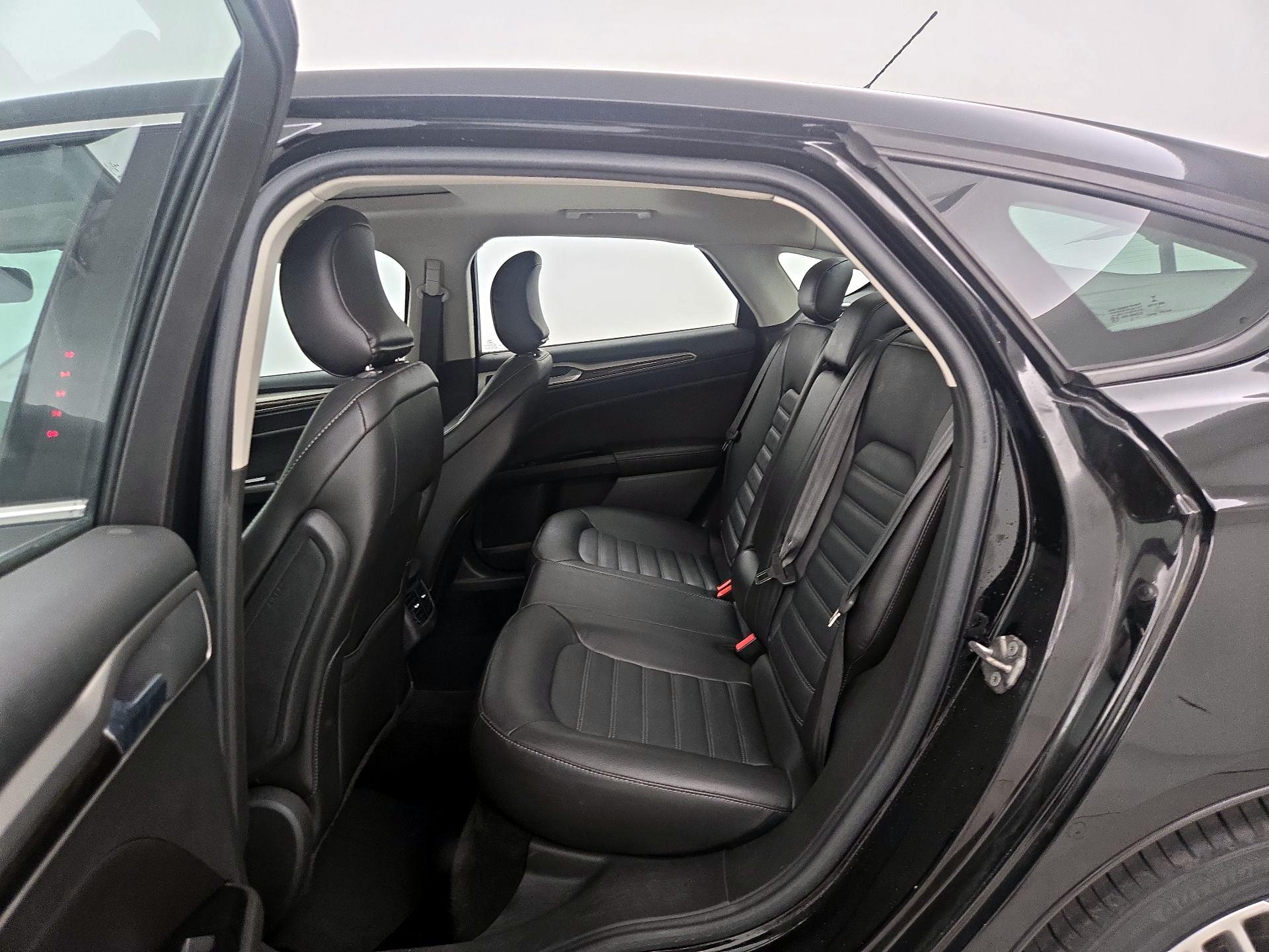 Thumbnail: 2016 Ford Fusion - 20