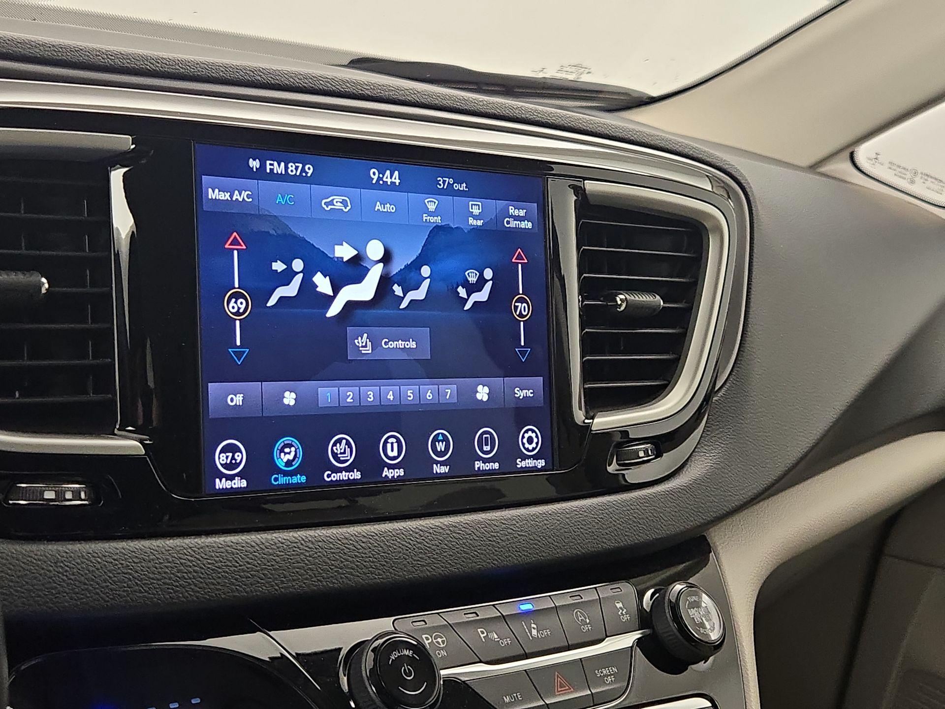 Thumbnail: 2020 Chrysler Pacifica - 17