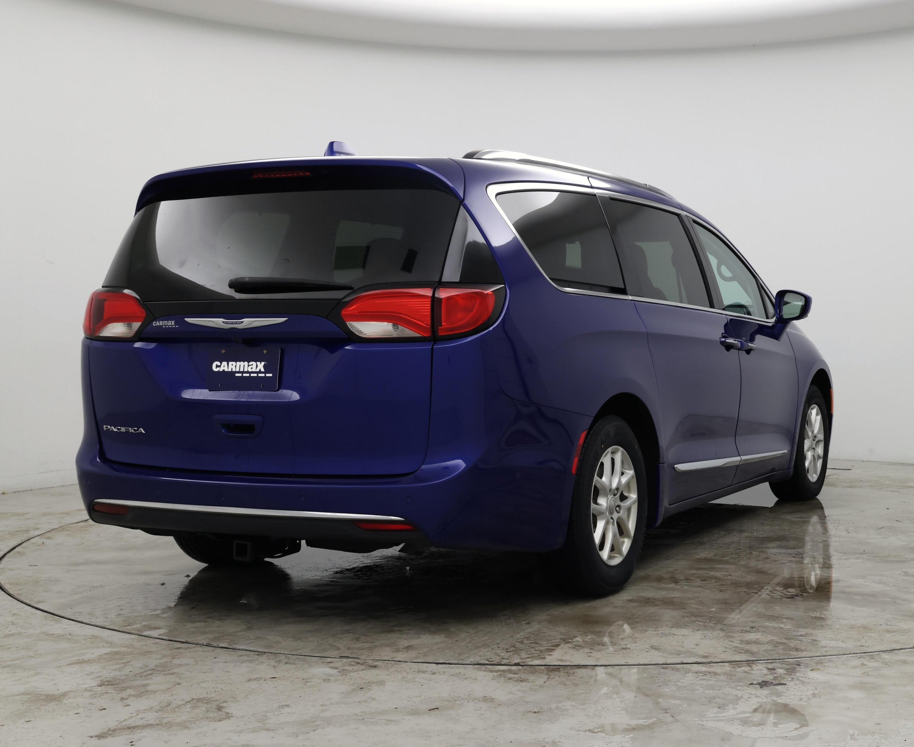 Thumbnail: 2020 Chrysler Pacifica - 8