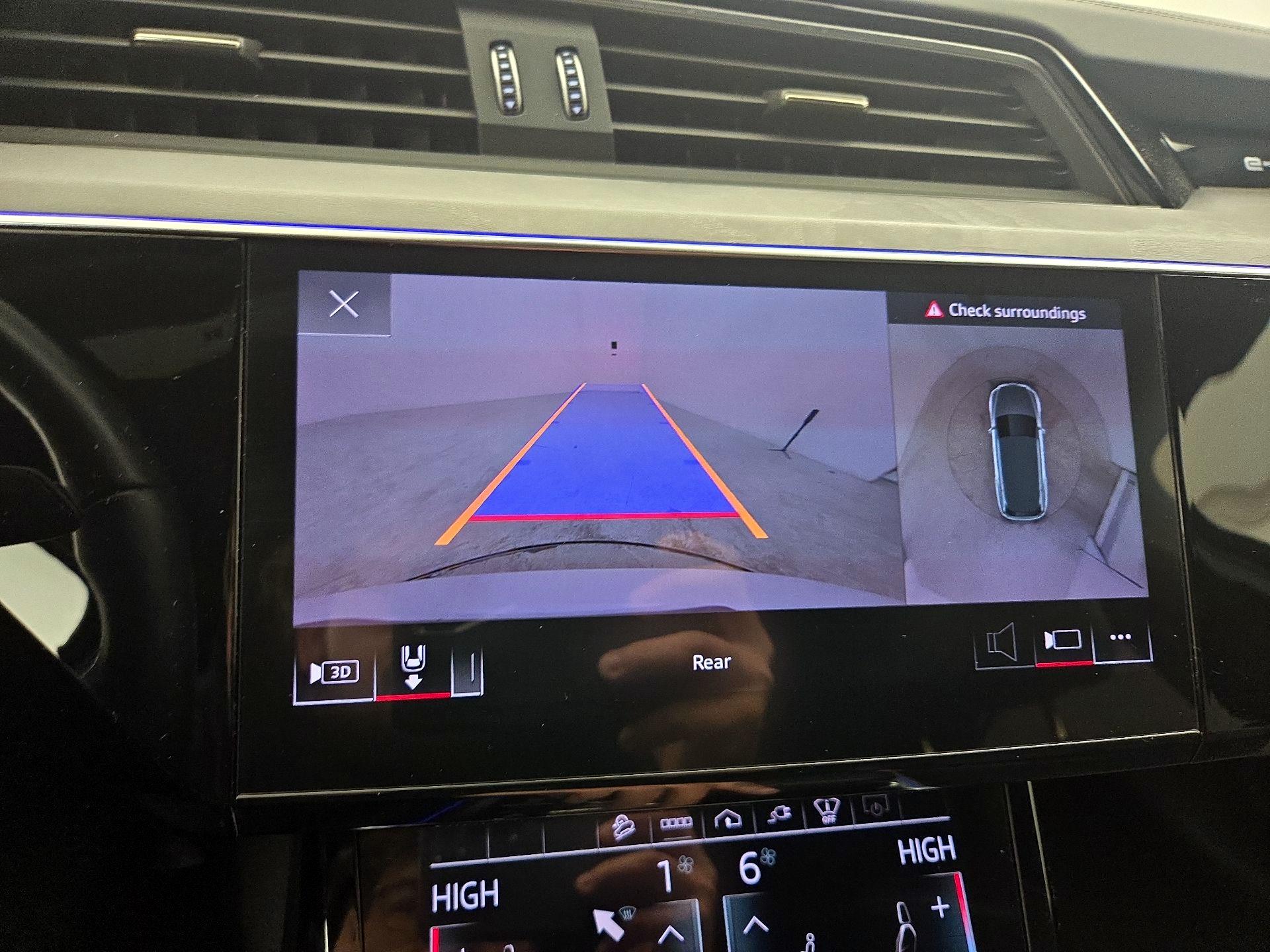 Thumbnail: 2023 Audi e-tron - 15