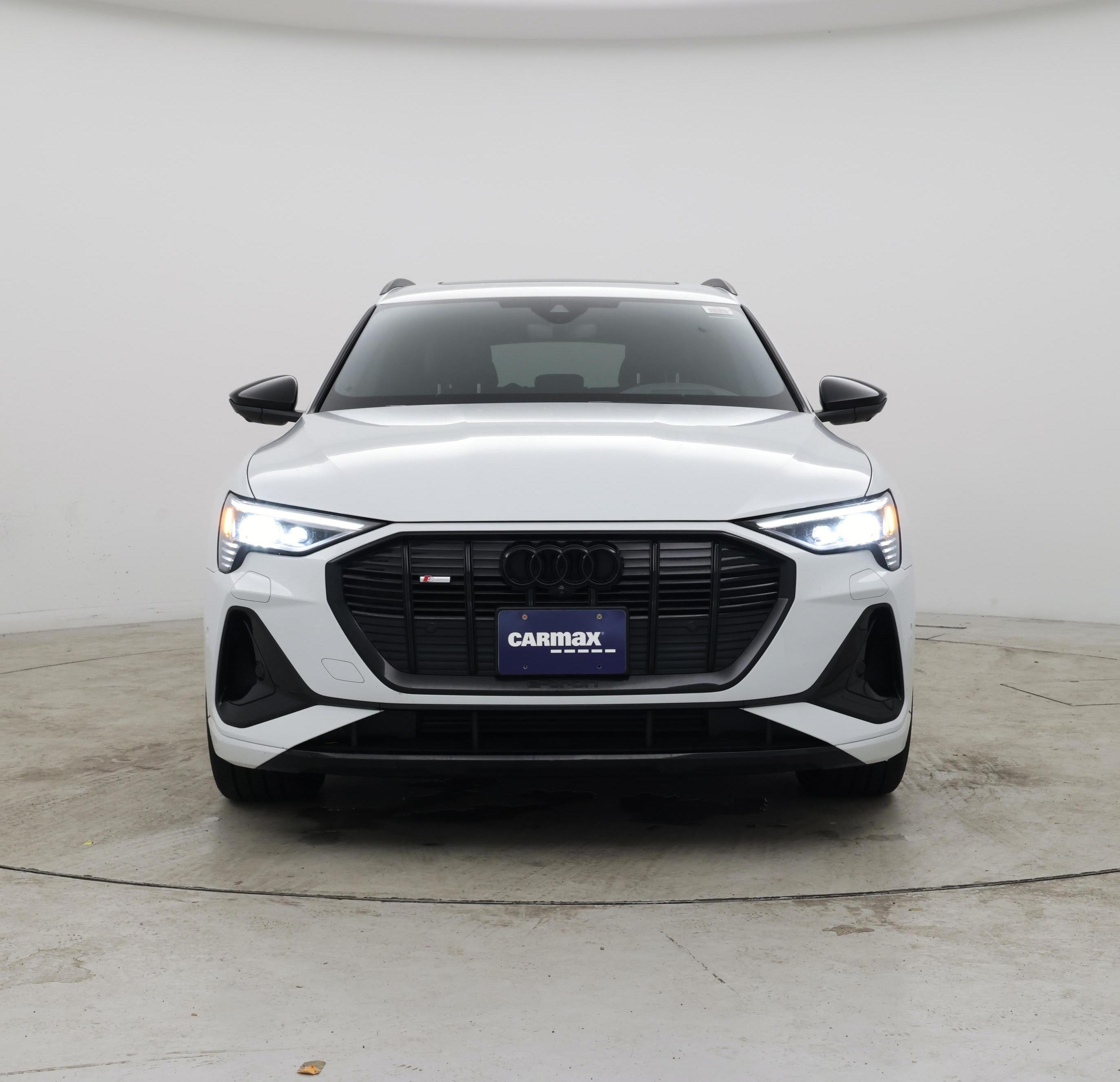 Thumbnail: 2023 Audi e-tron - 5