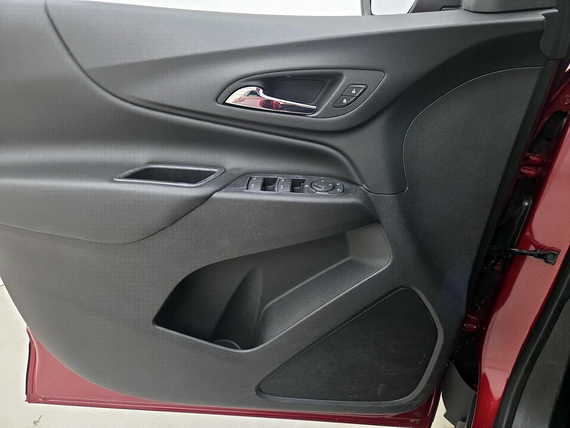 Thumbnail: 2018 Chevrolet Equinox - 12