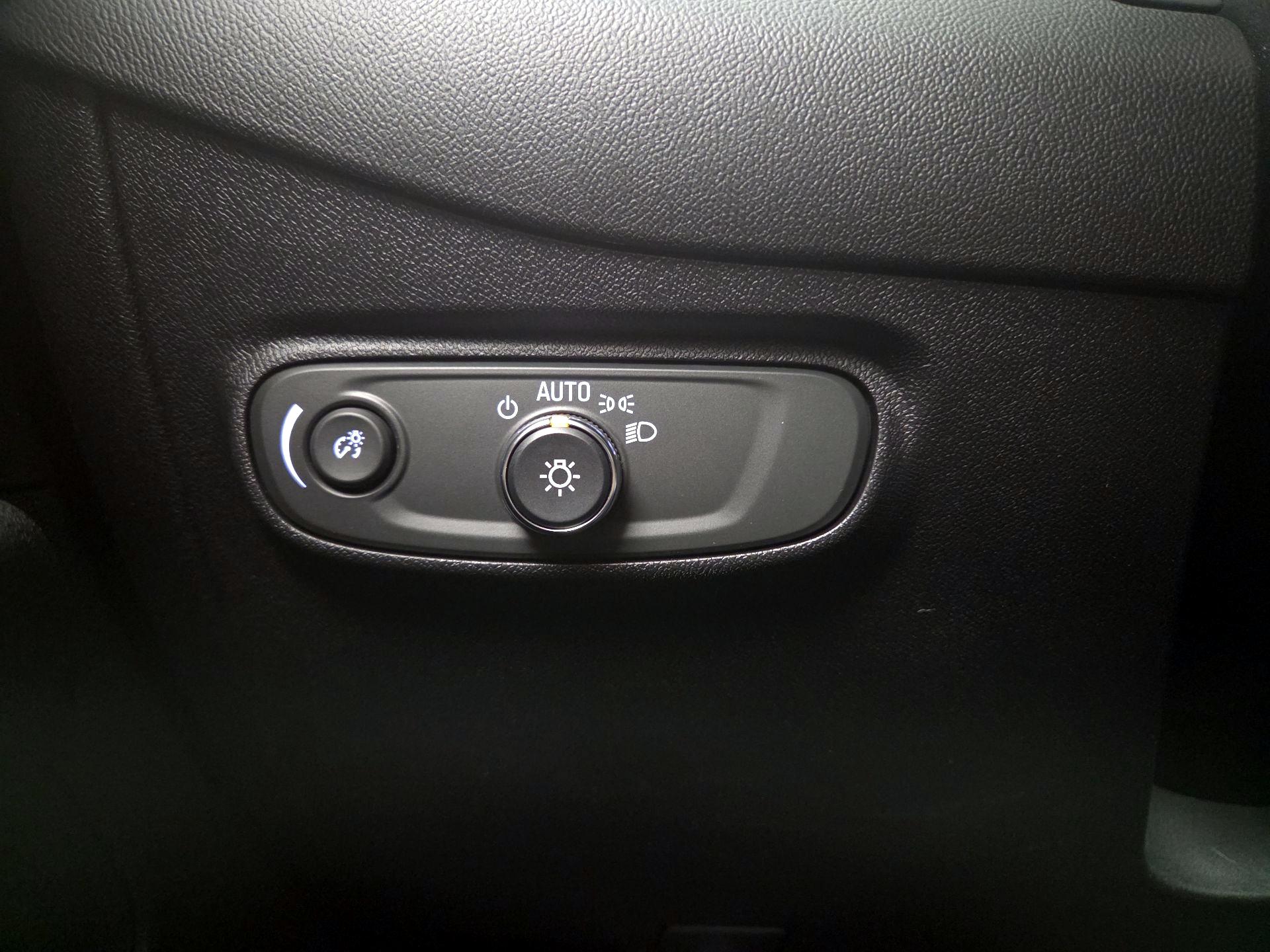 Thumbnail: 2018 Chevrolet Equinox - 13