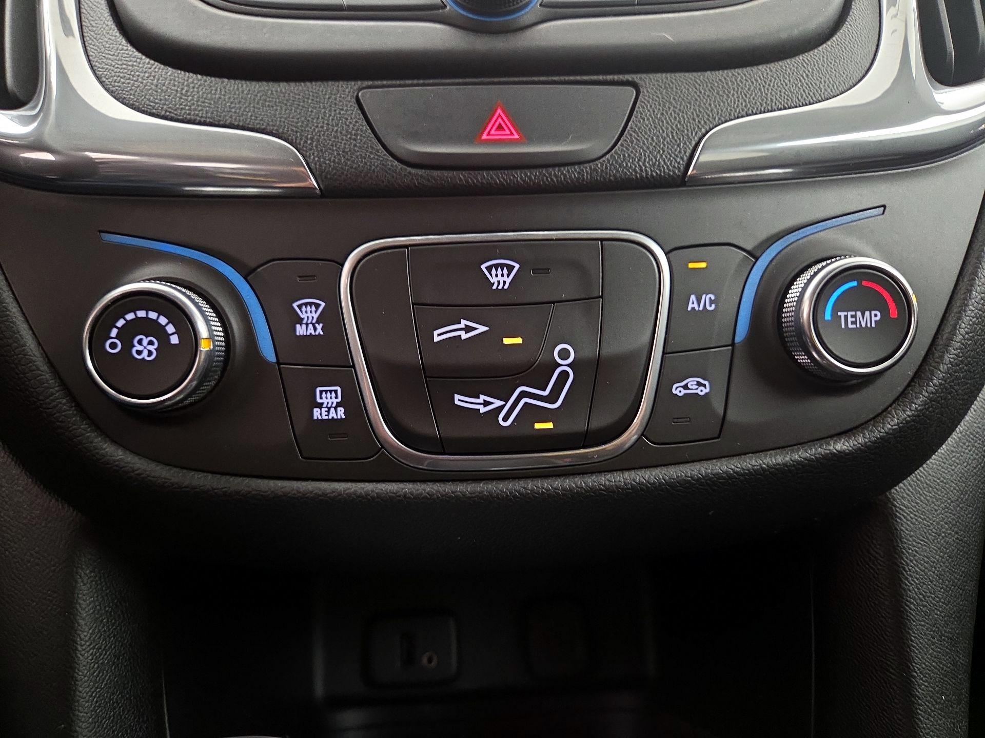 Thumbnail: 2018 Chevrolet Equinox - 16