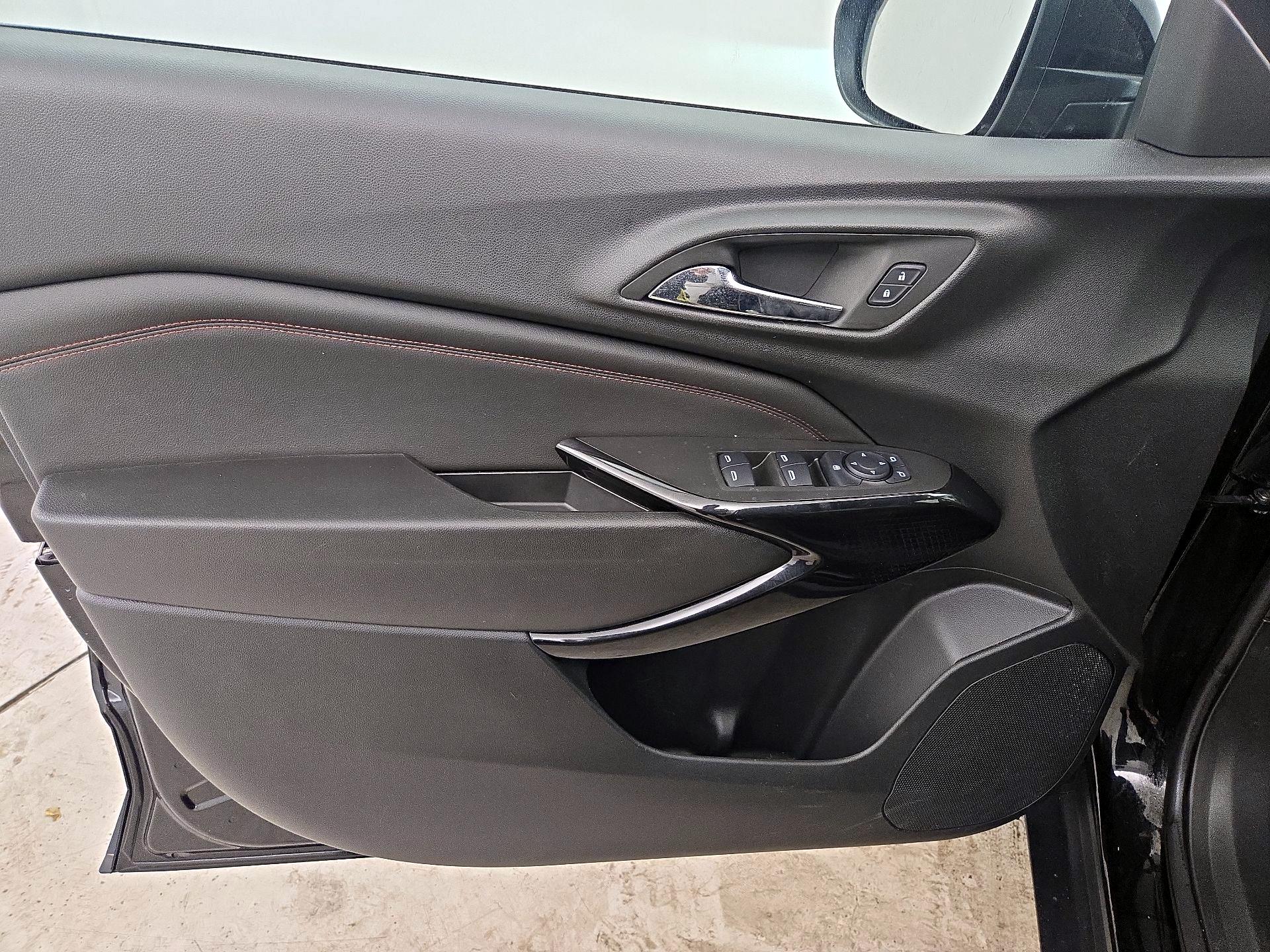 Thumbnail: 2025 Chevrolet Trax - 12