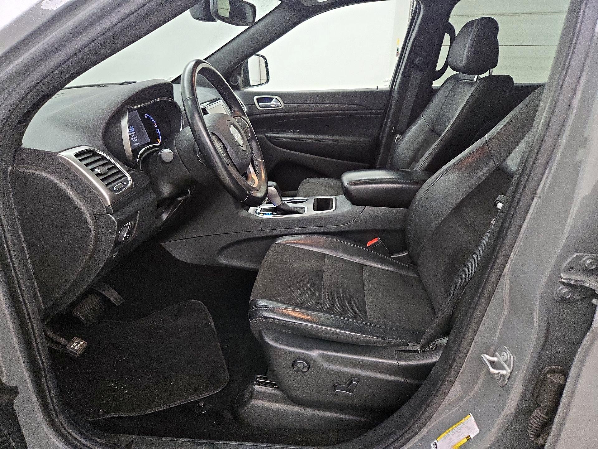 Thumbnail: 2020 Jeep Grand Cherokee - 11