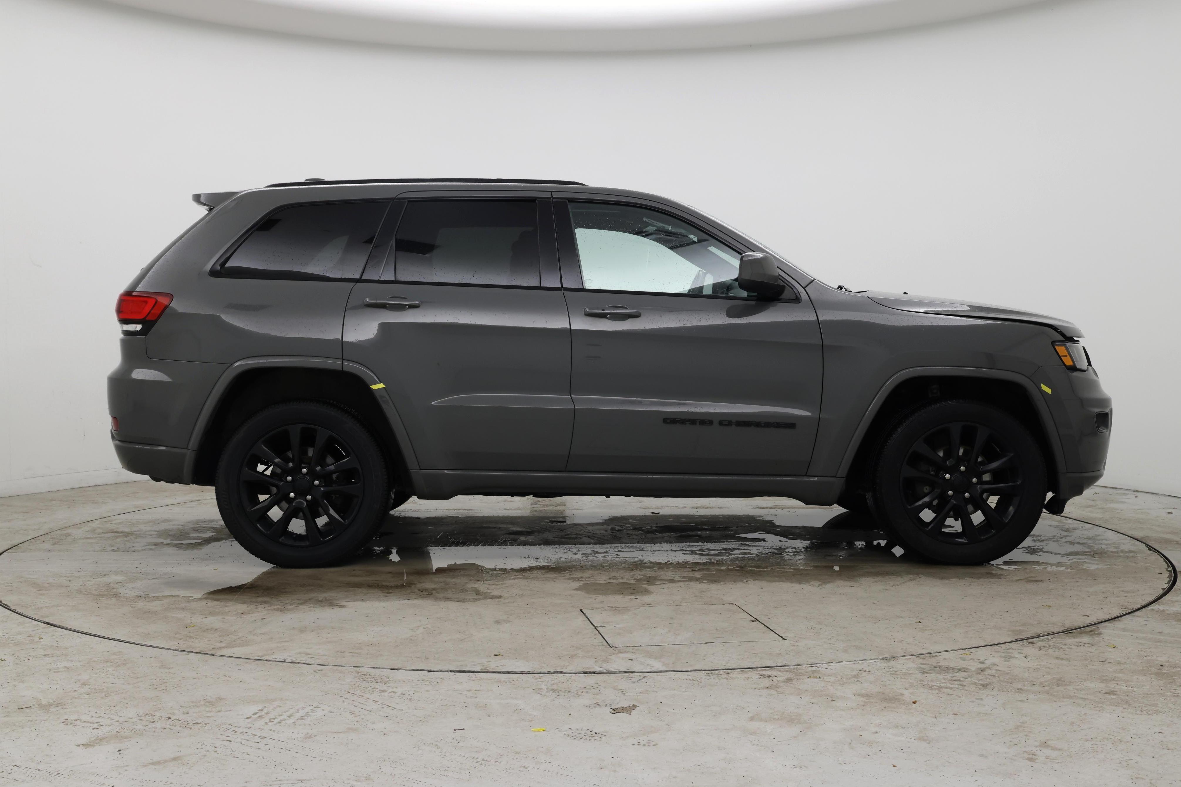 Thumbnail: 2020 Jeep Grand Cherokee - 7