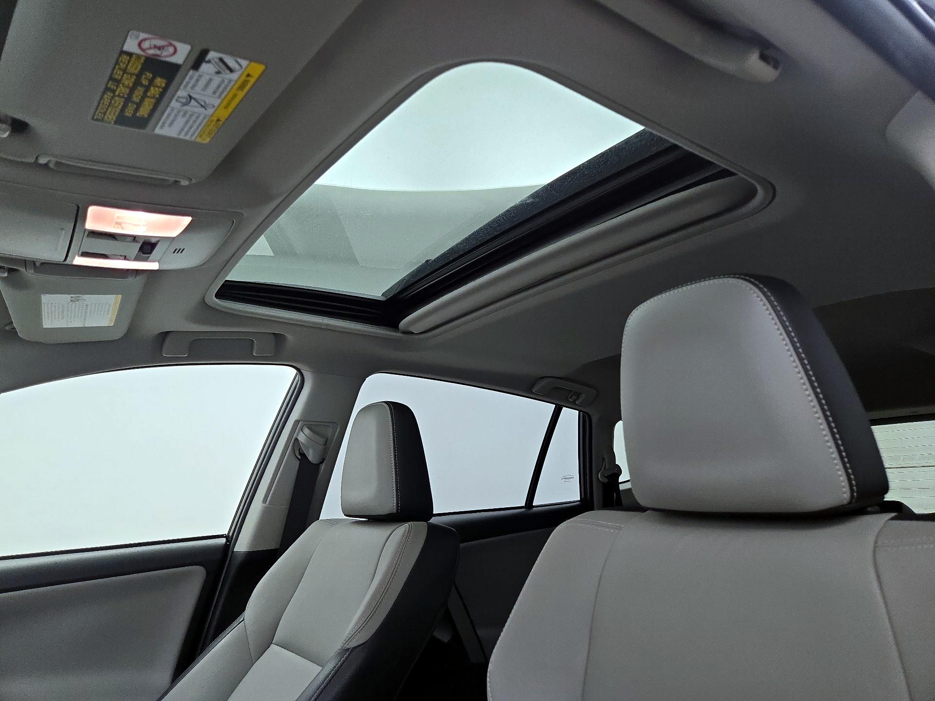 Thumbnail: 2017 Toyota RAV4 - 19