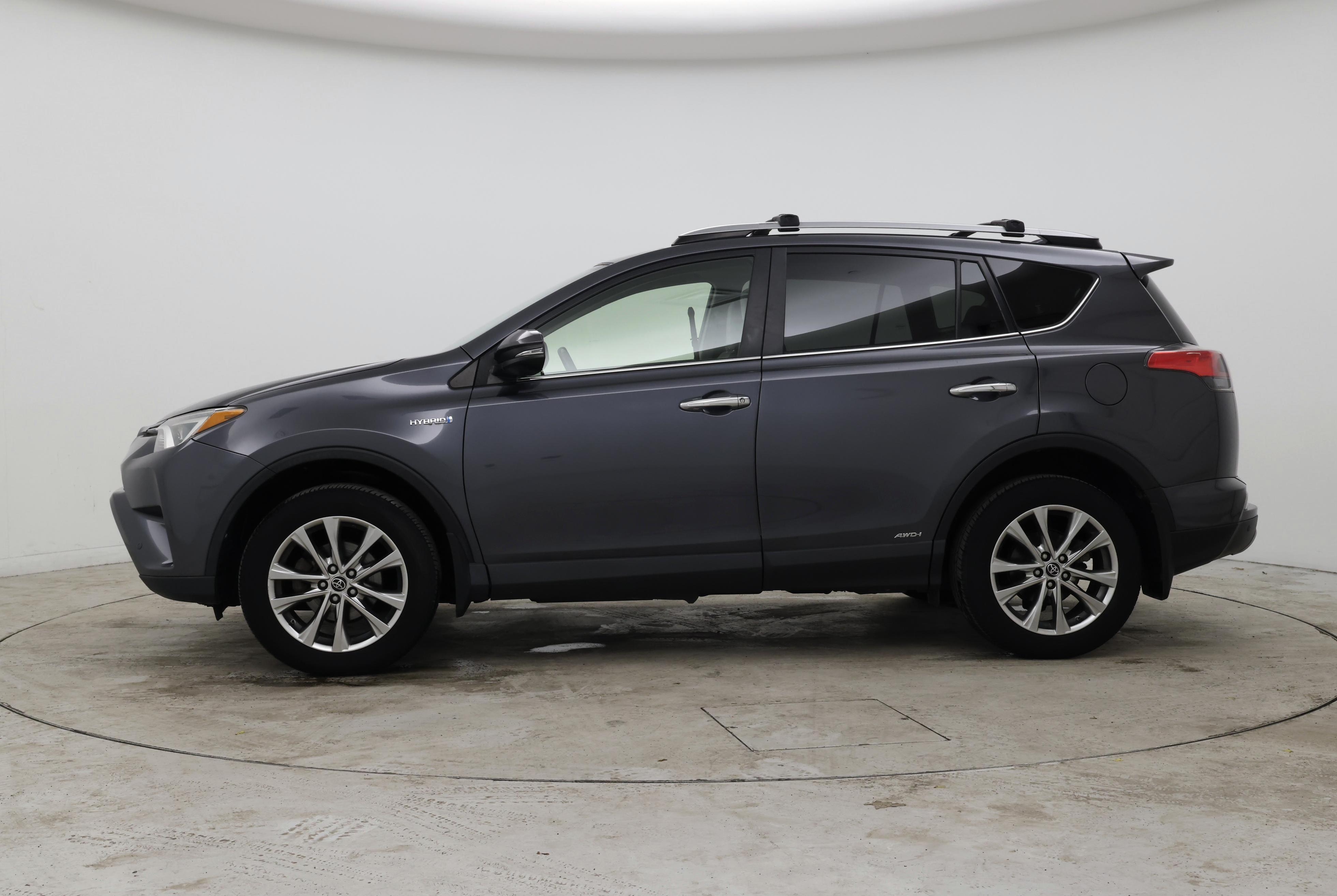 Thumbnail: 2017 Toyota RAV4 - 3