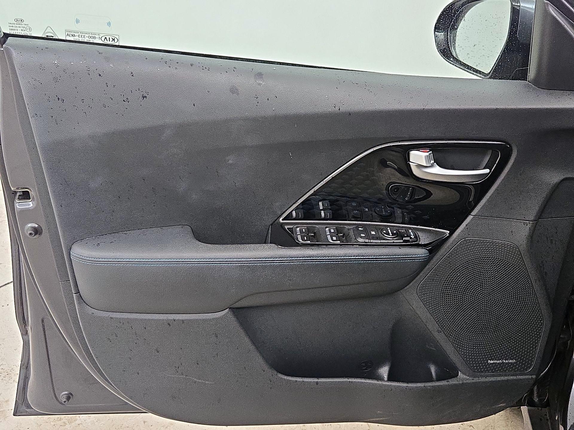 Thumbnail: 2020 Kia Niro - 12