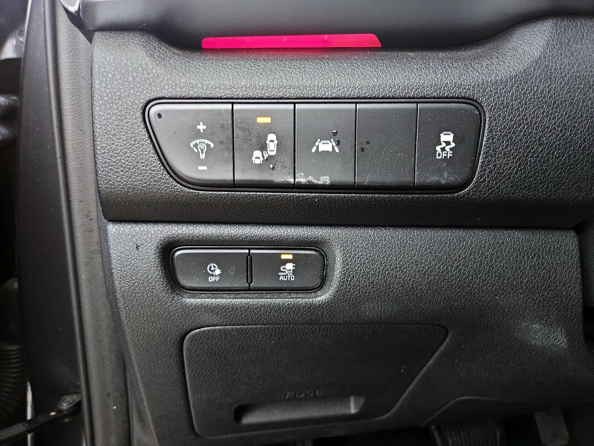 Thumbnail: 2020 Kia Niro - 13