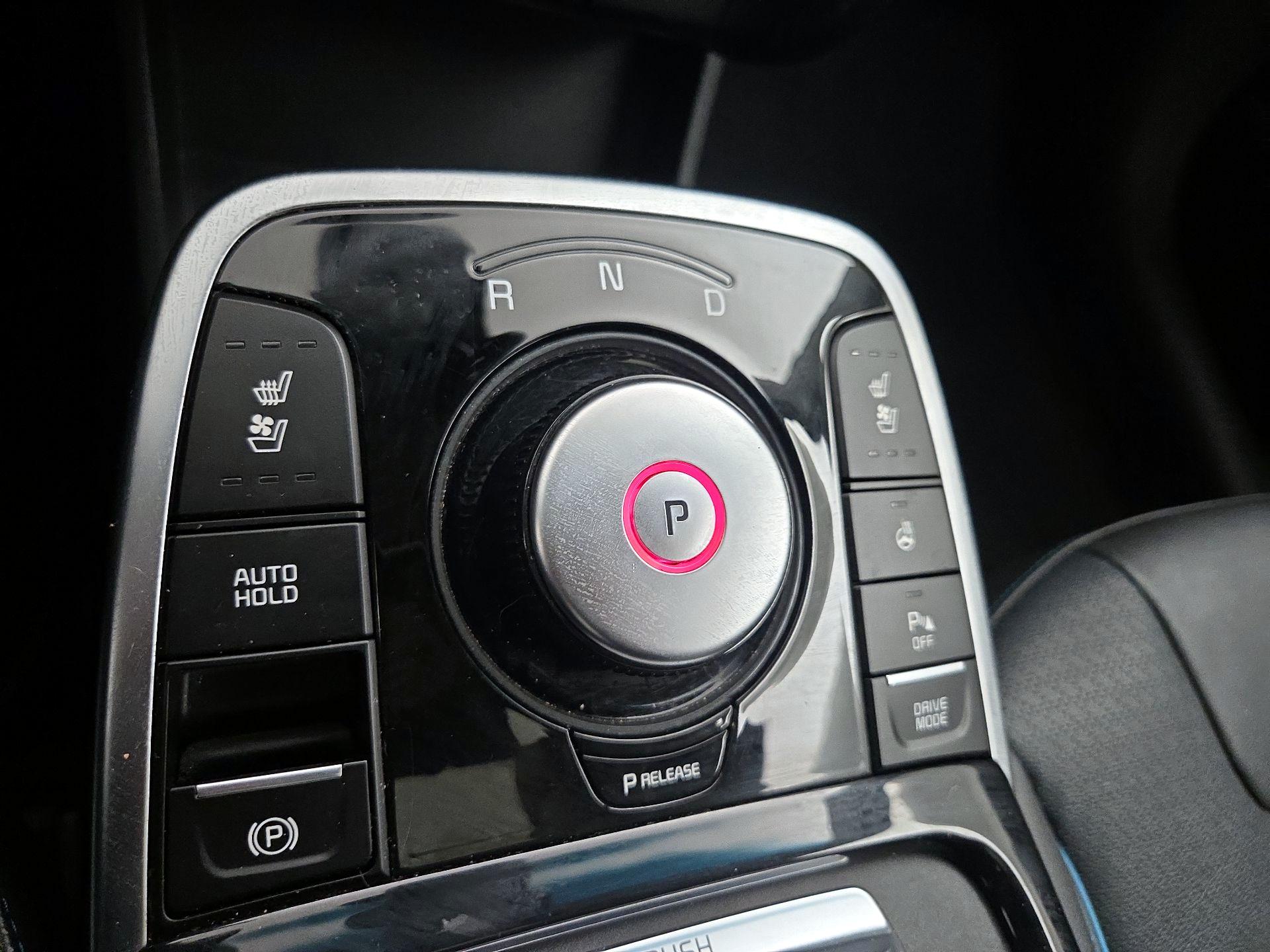 Thumbnail: 2020 Kia Niro - 18