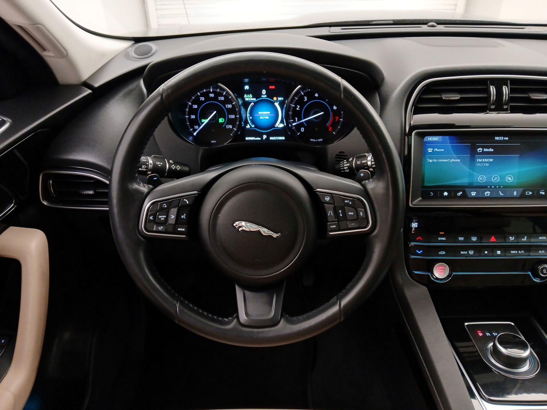 Thumbnail: 2020 Jaguar F-Pace - 10