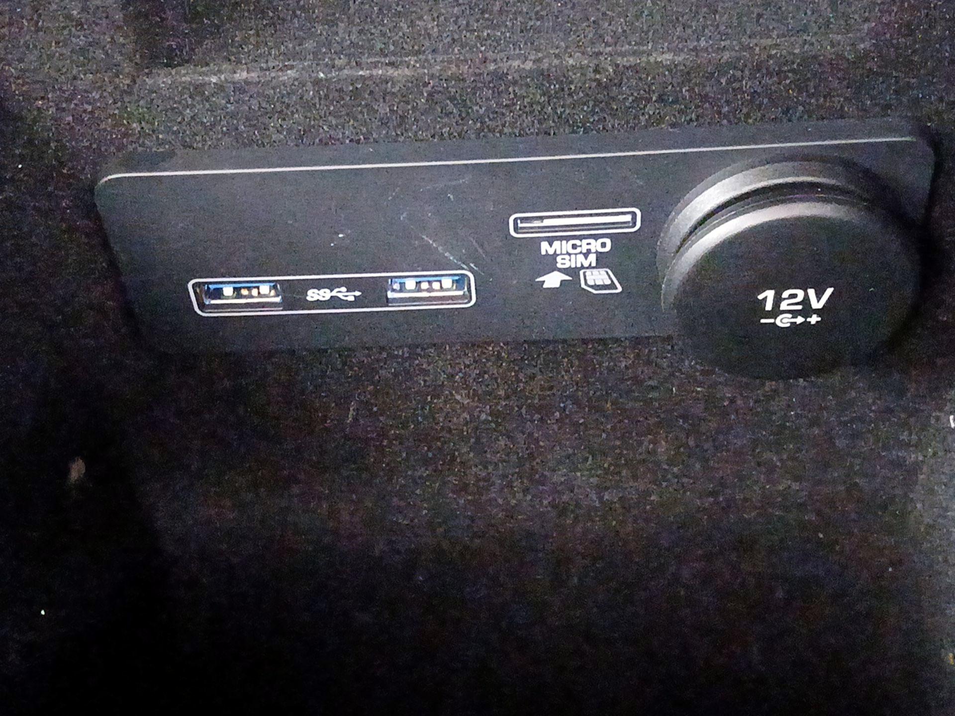 Thumbnail: 2020 Jaguar F-Pace - 18