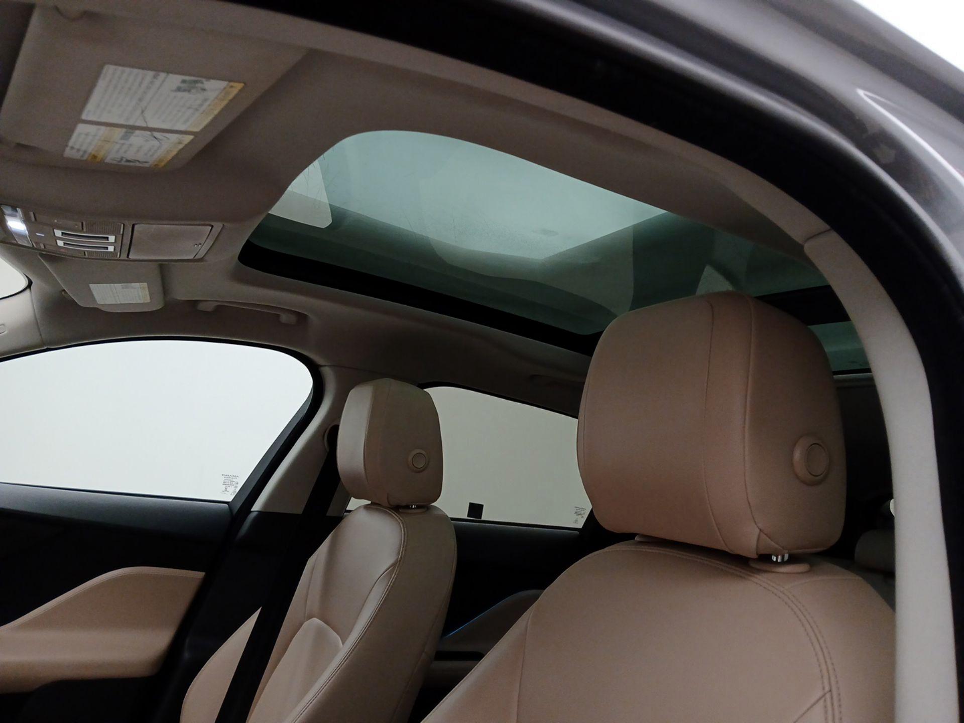 Thumbnail: 2020 Jaguar F-Pace - 19