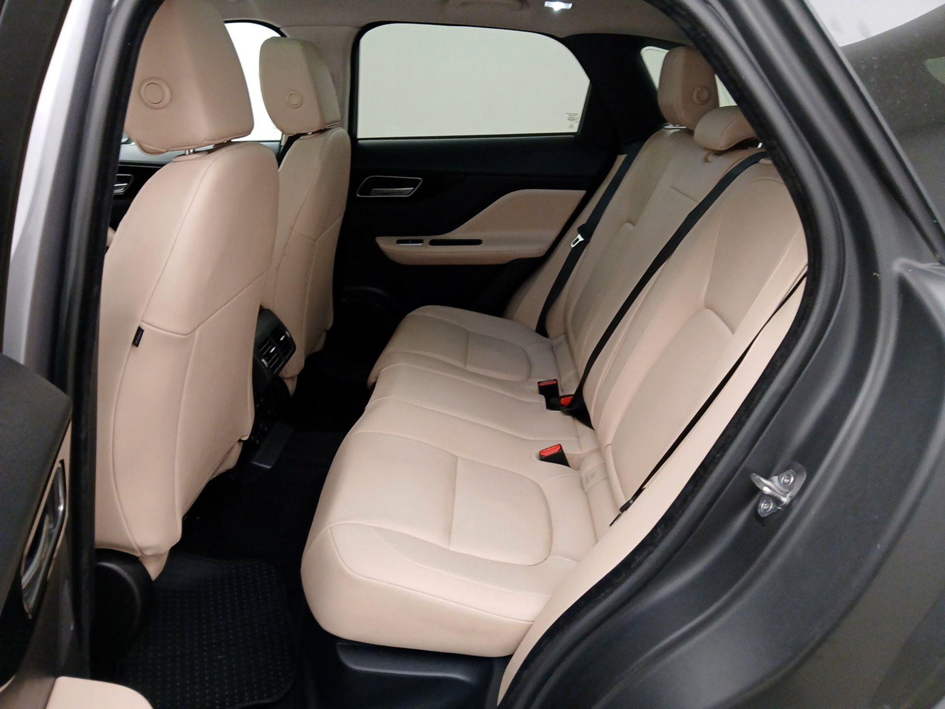 Thumbnail: 2020 Jaguar F-Pace - 20