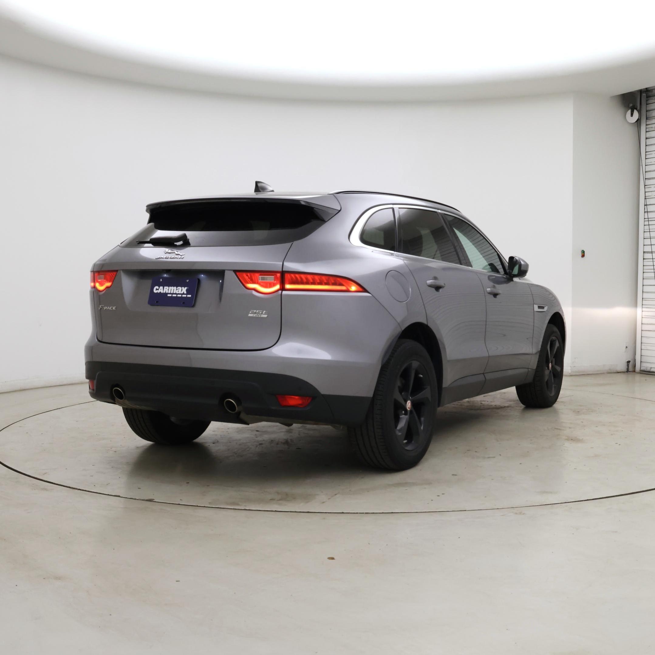 Thumbnail: 2020 Jaguar F-Pace - 8