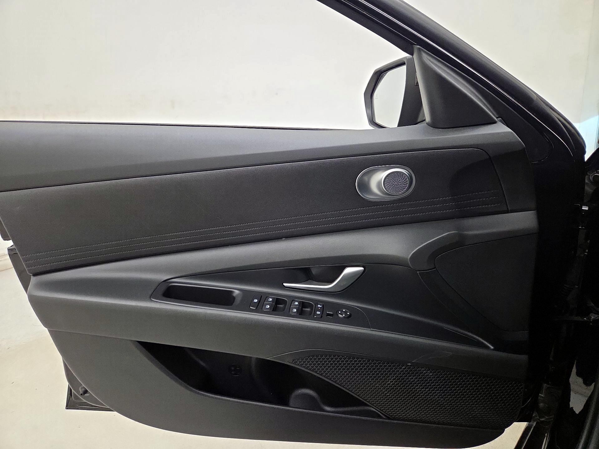 Thumbnail: 2025 Hyundai Elantra - 12