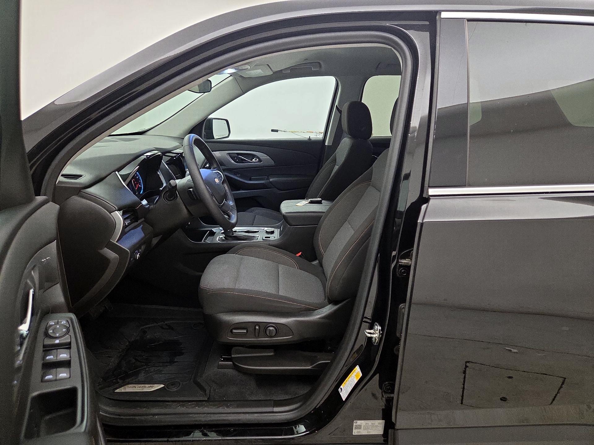 Thumbnail: 2021 Chevrolet Traverse - 11