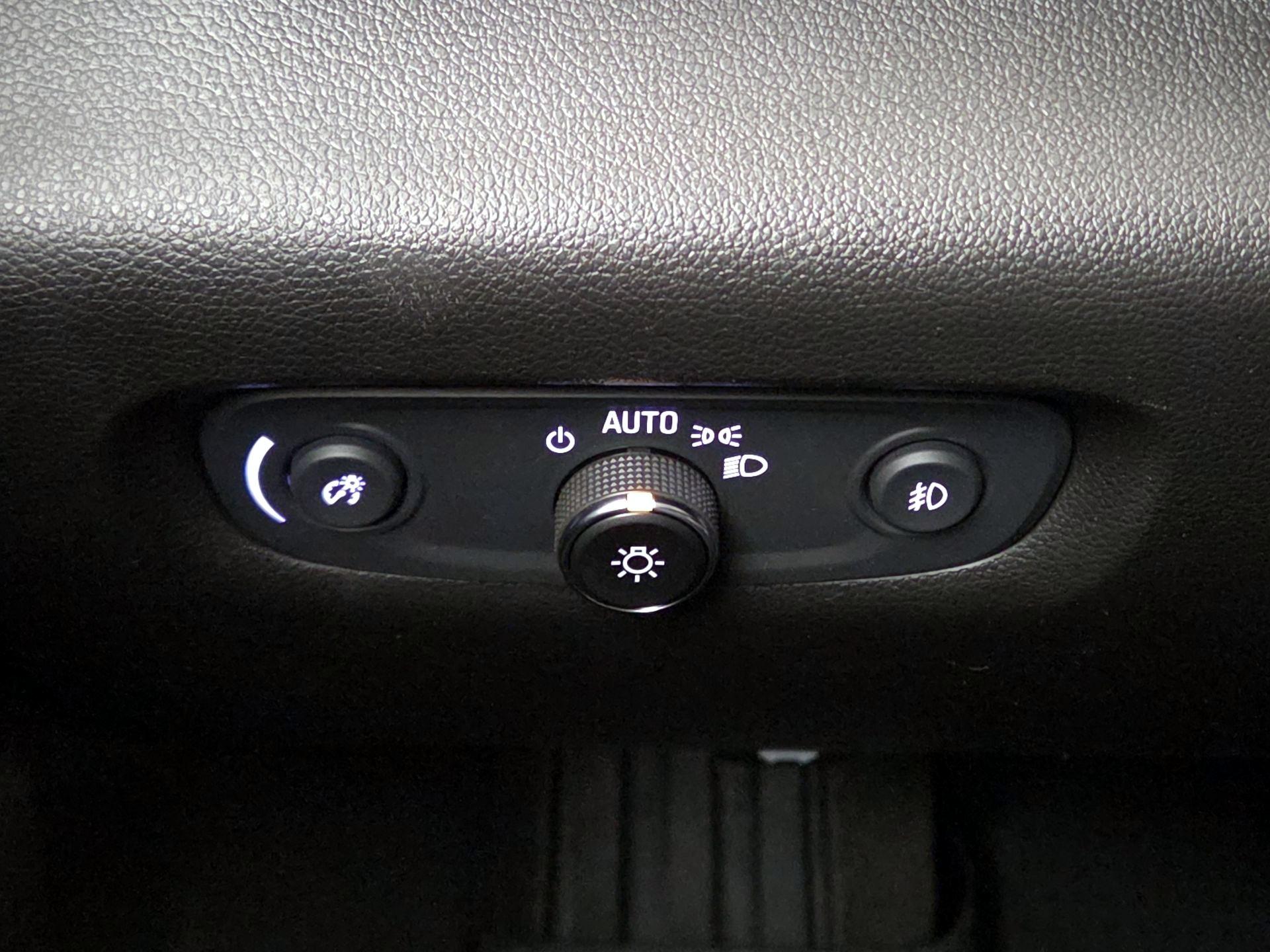 Thumbnail: 2021 Chevrolet Traverse - 13