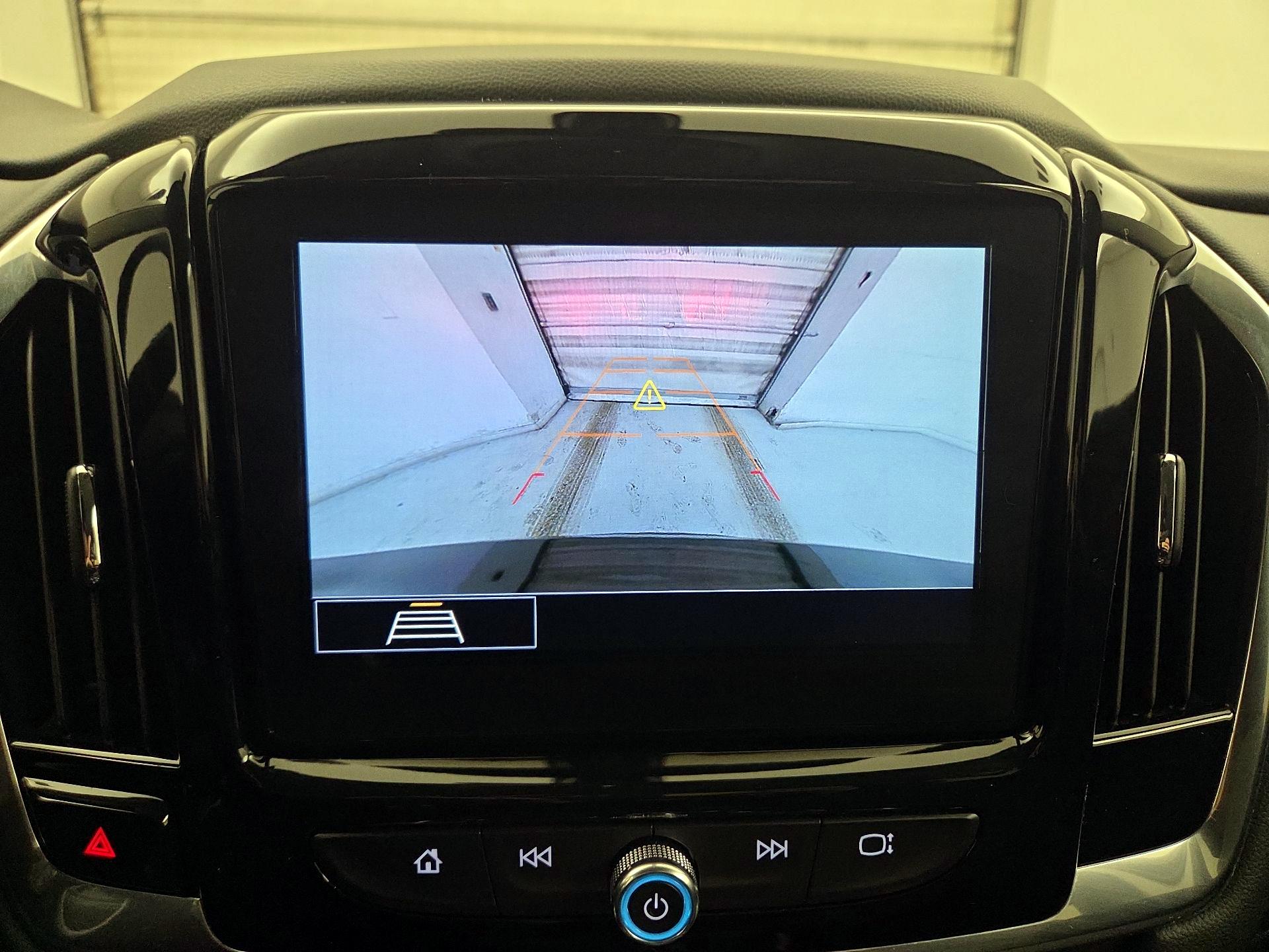 Thumbnail: 2021 Chevrolet Traverse - 14