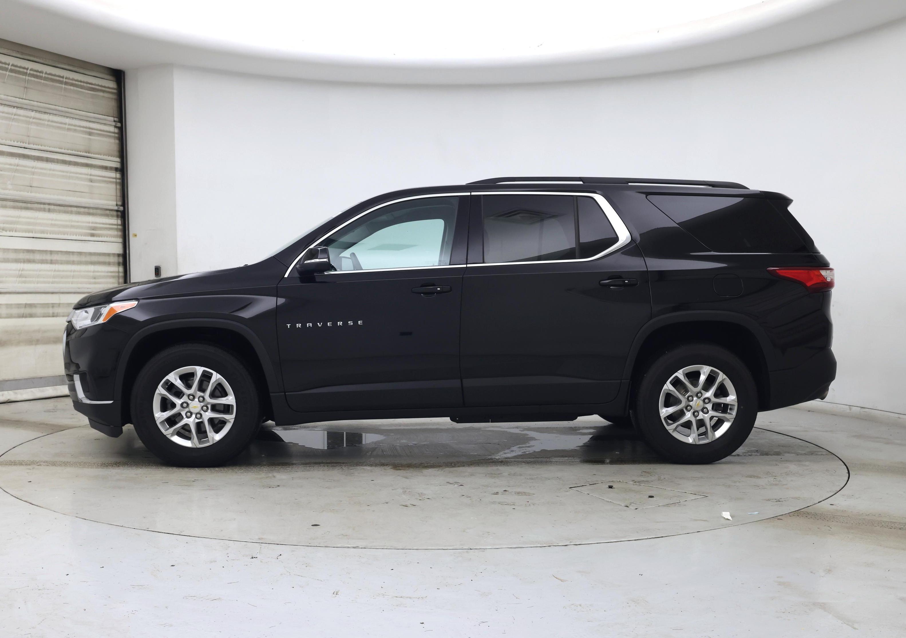 Thumbnail: 2021 Chevrolet Traverse - 3