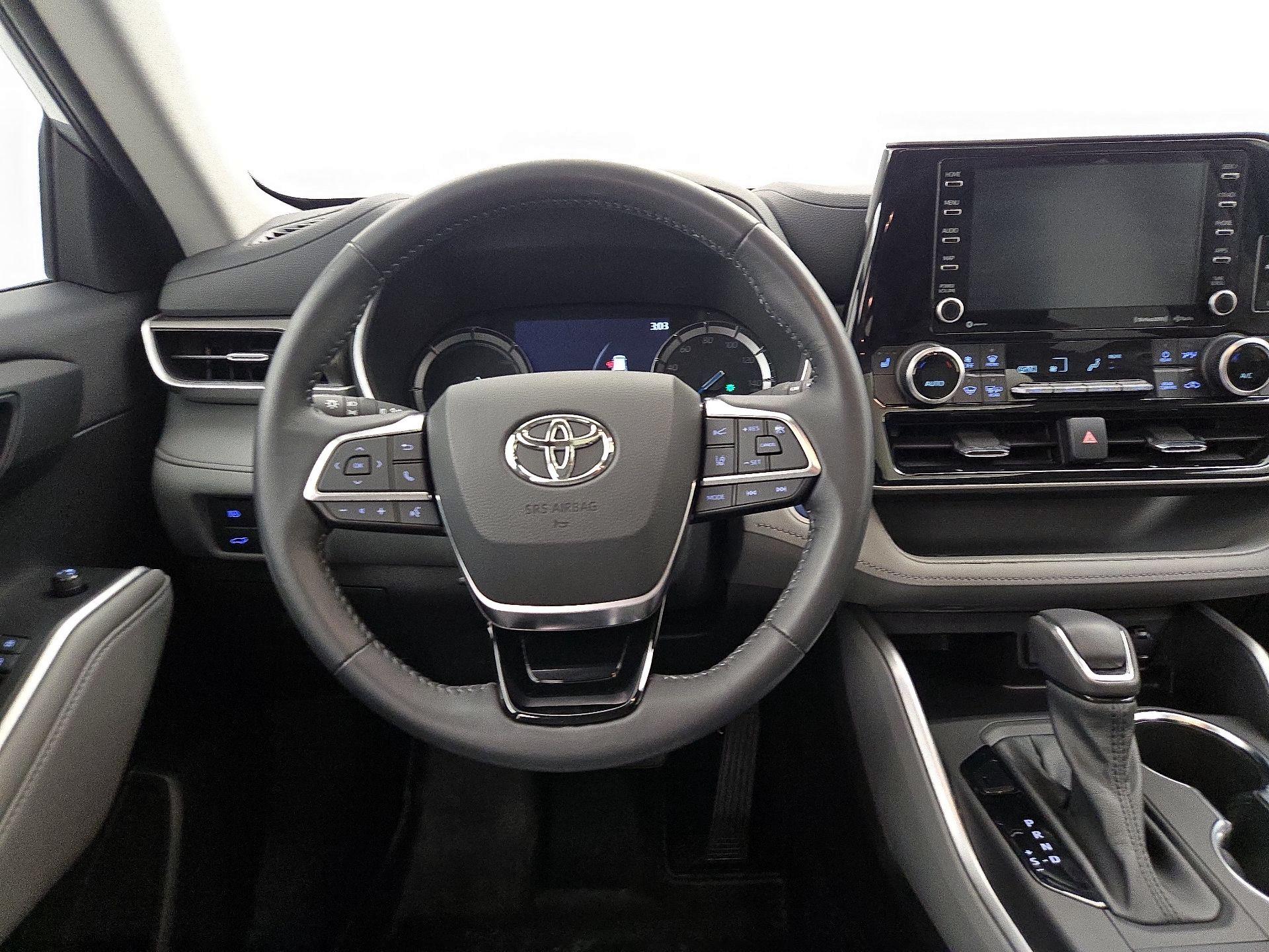 Thumbnail: 2021 Toyota Highlander - 10