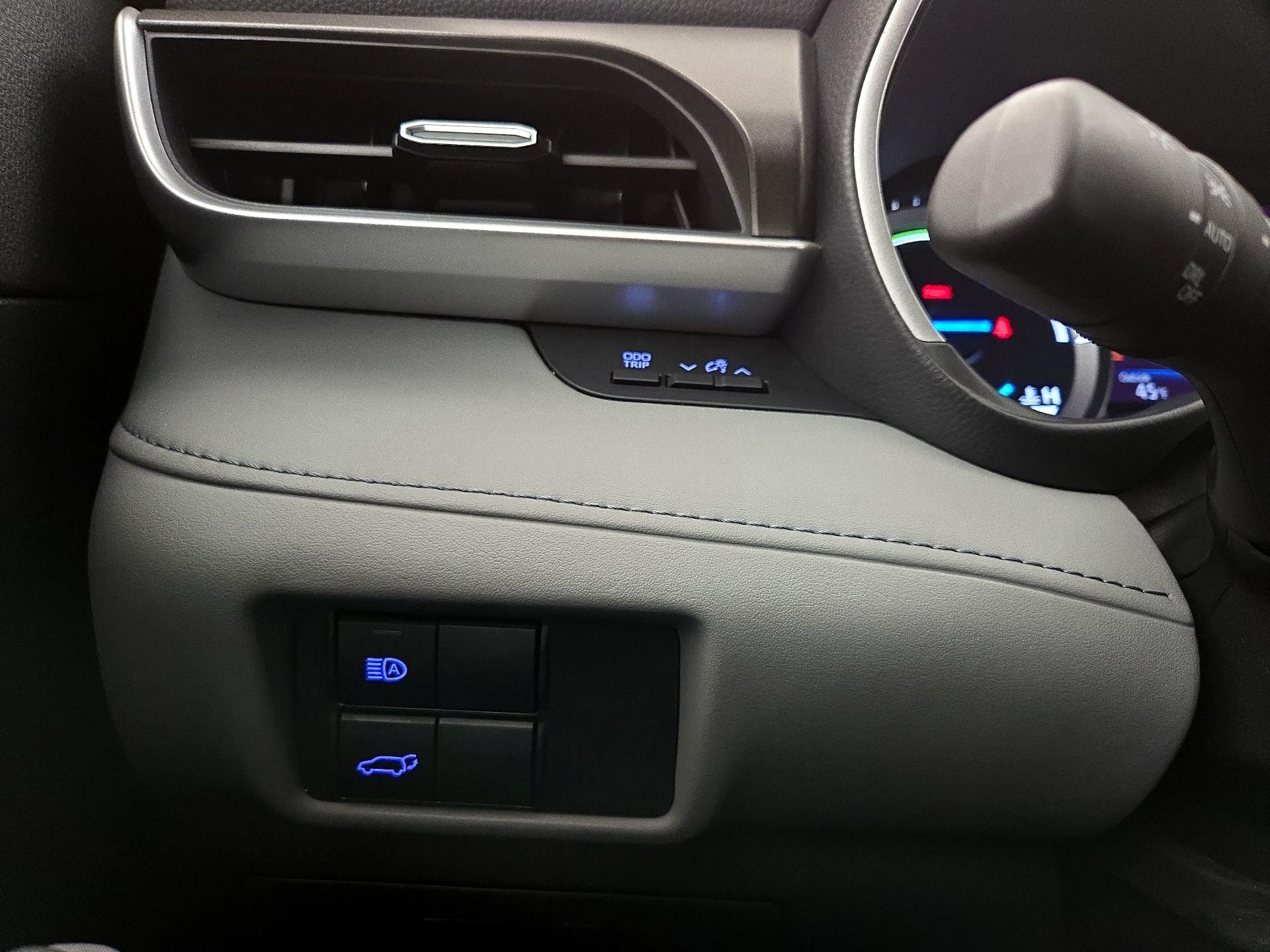 Thumbnail: 2021 Toyota Highlander - 13