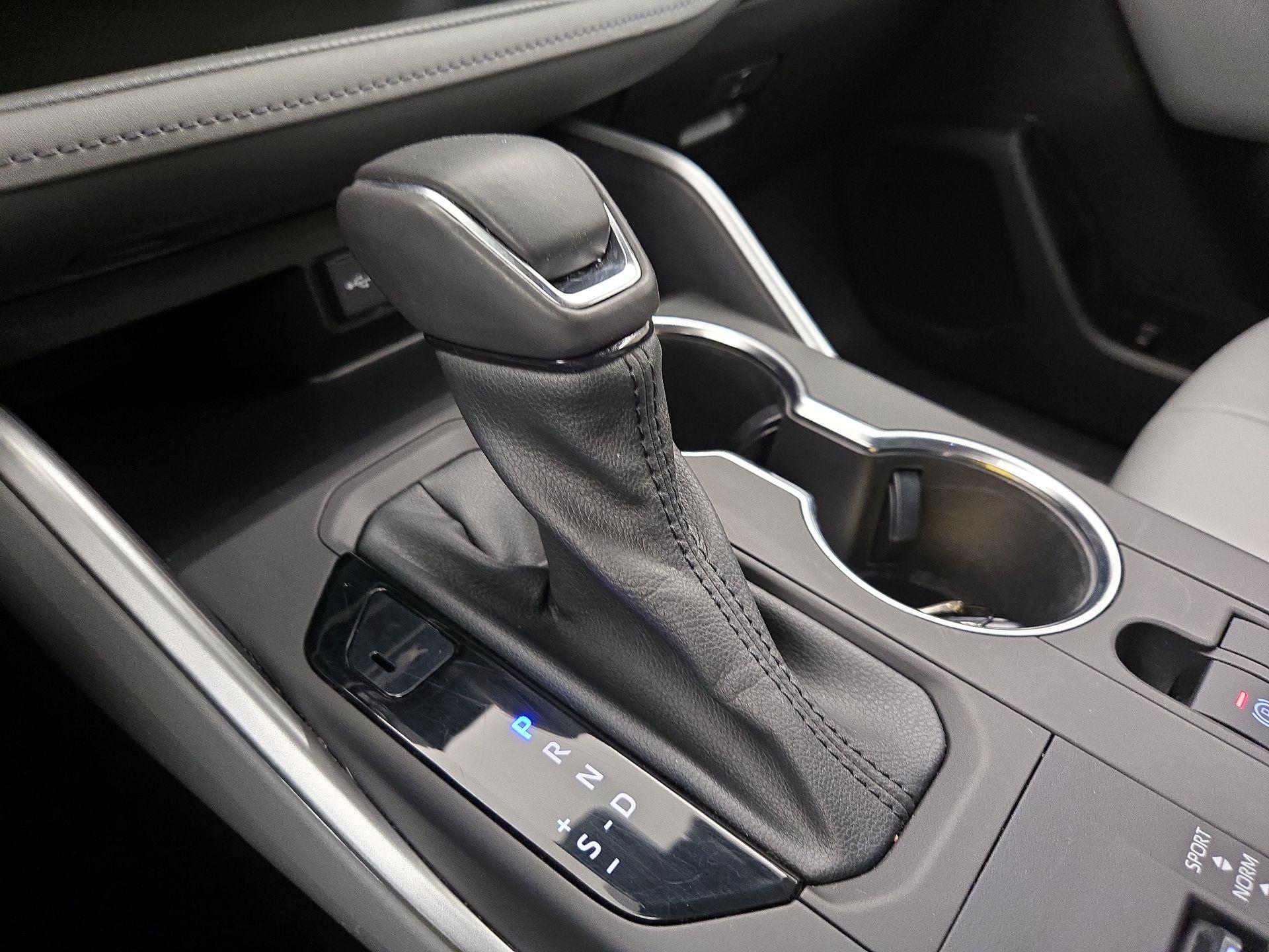 Thumbnail: 2021 Toyota Highlander - 17