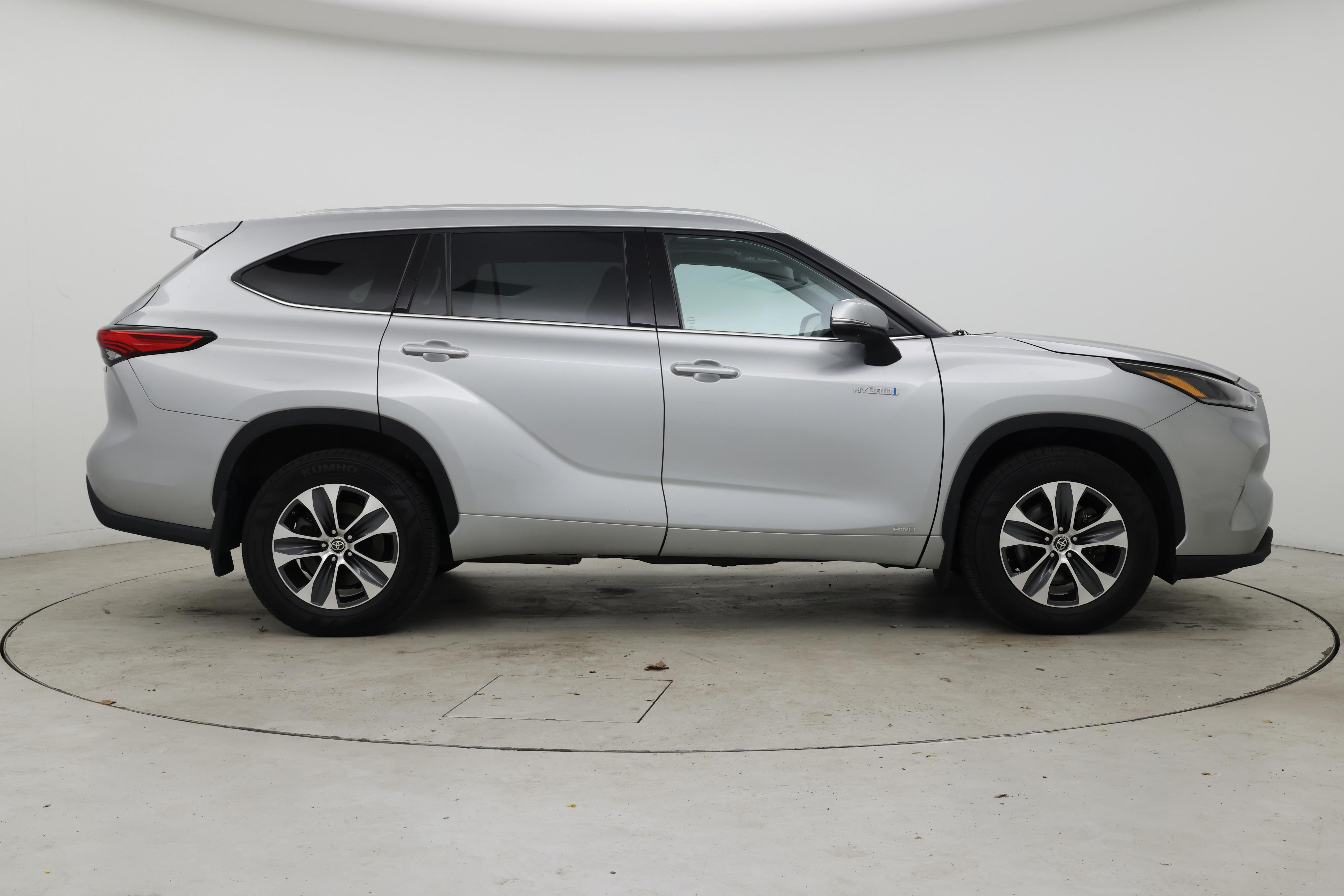 Thumbnail: 2021 Toyota Highlander - 7